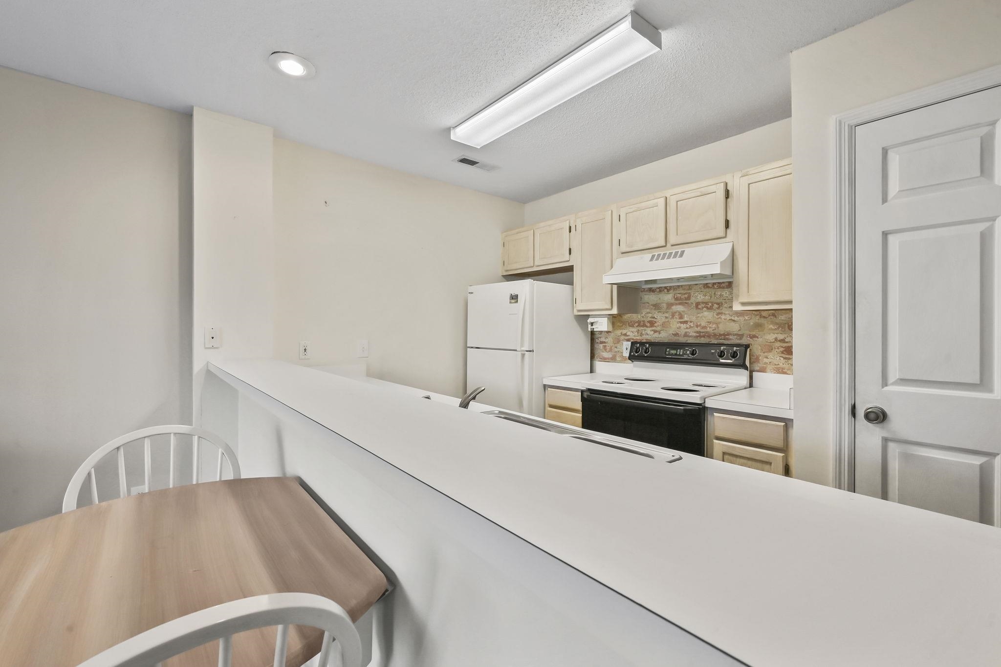 204 Landing Rd. Property Photo 9