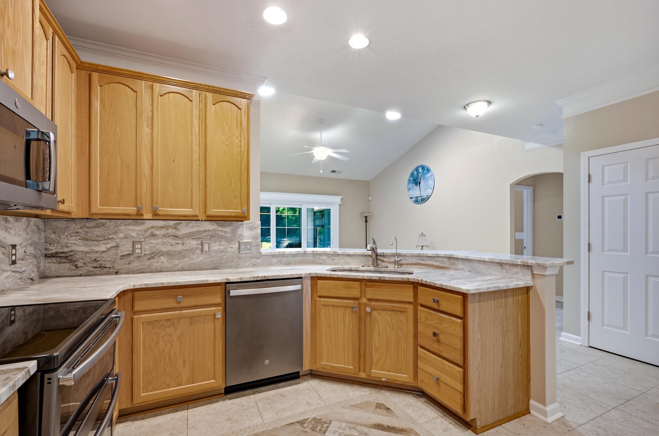 112 Barons Bluff Dr. Property Photo 11