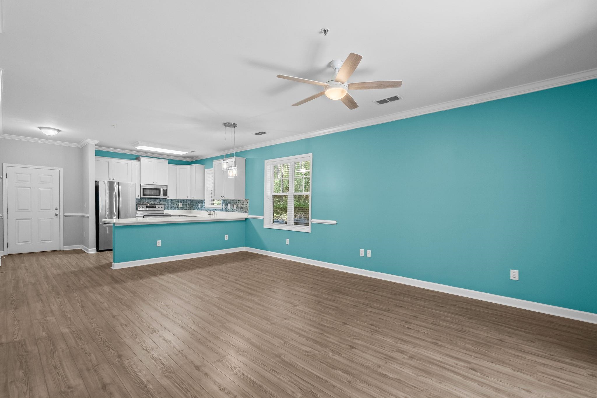 6253 Catalina Dr. Property Photo 5