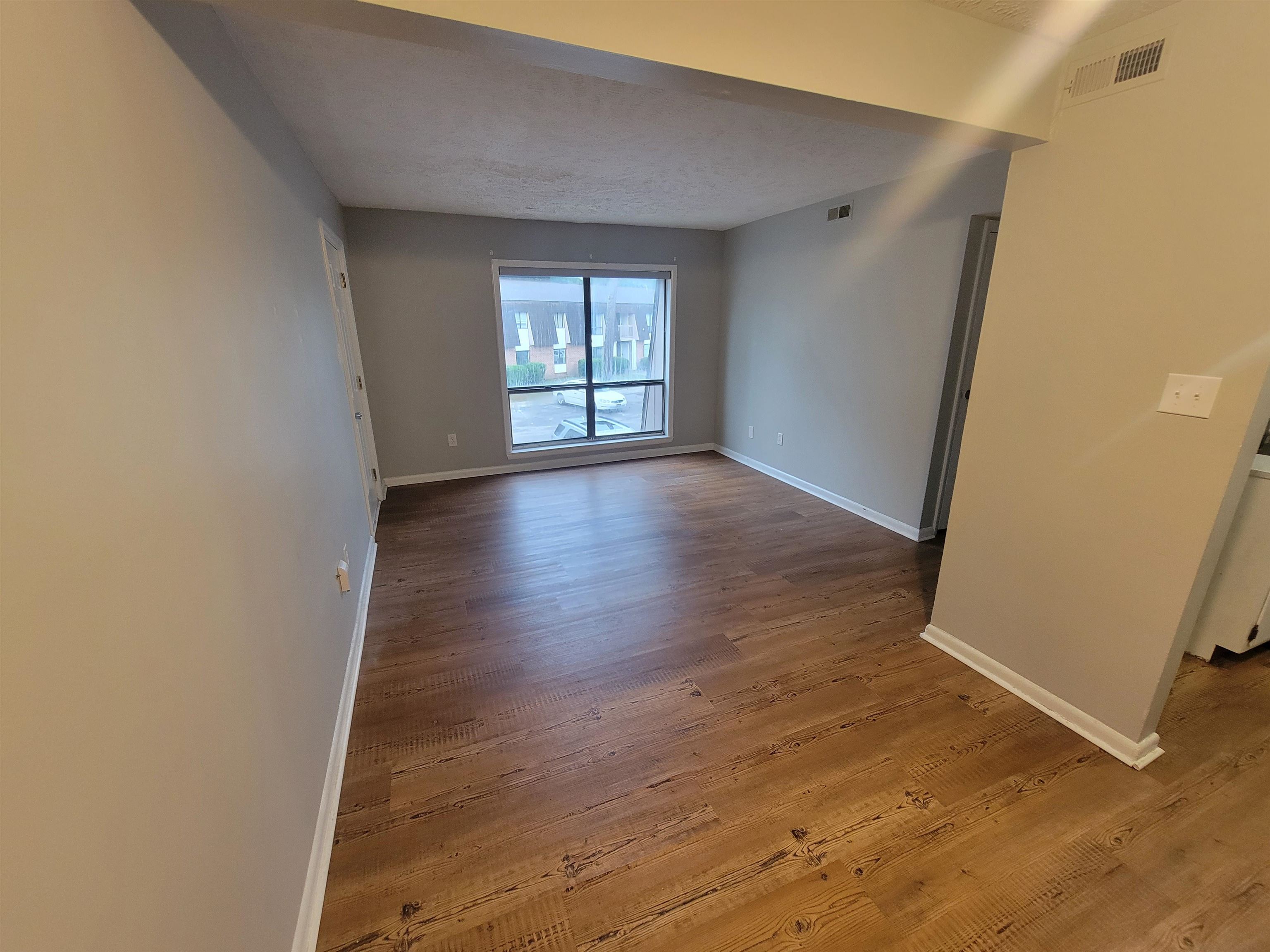 615 Carter Ln. Property Photo 5