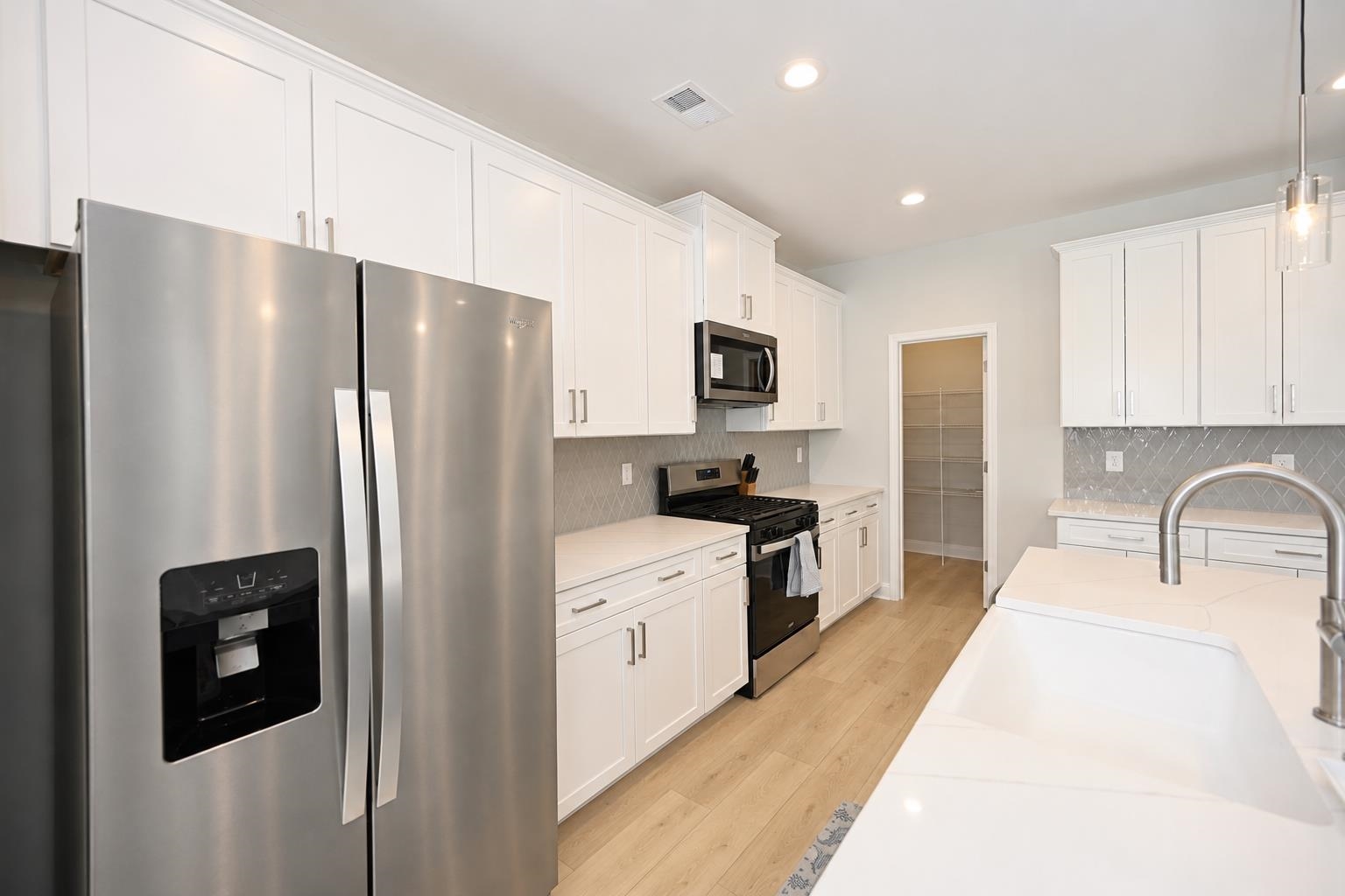 2524 Hillbourne Loop Property Photo 14