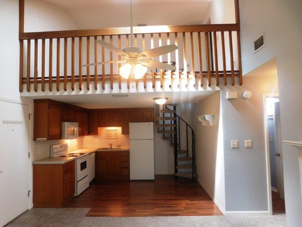 1202 Tiffany Ln. Property Photo 2