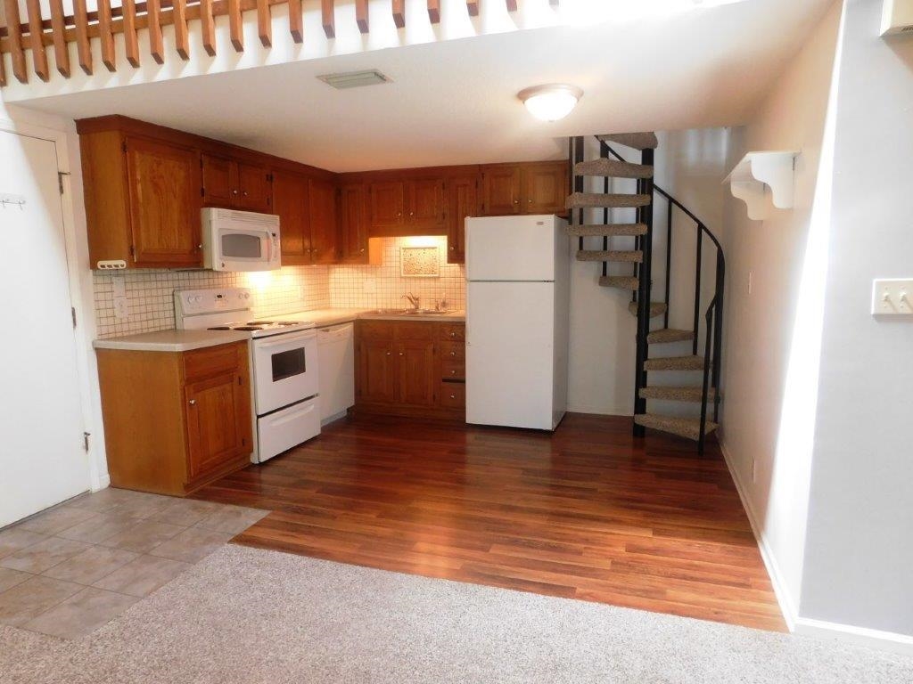 1202 Tiffany Ln. Property Photo 3