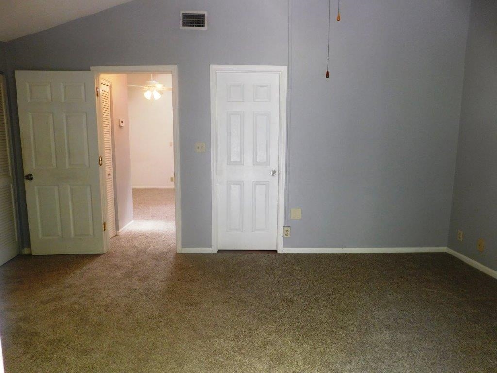 1202 Tiffany Ln. Property Photo 12