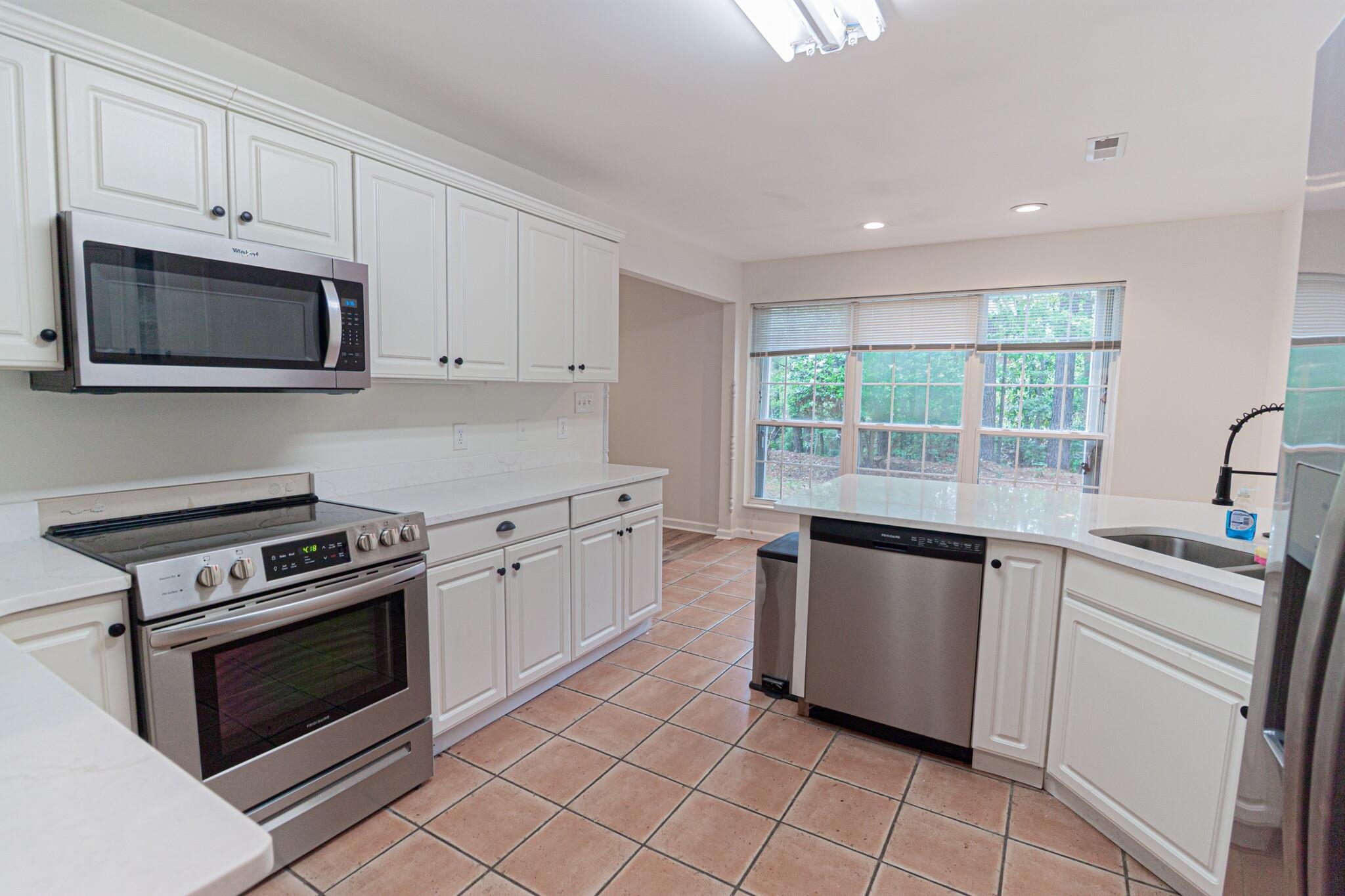 1813 Windmere Way Property Photo 7
