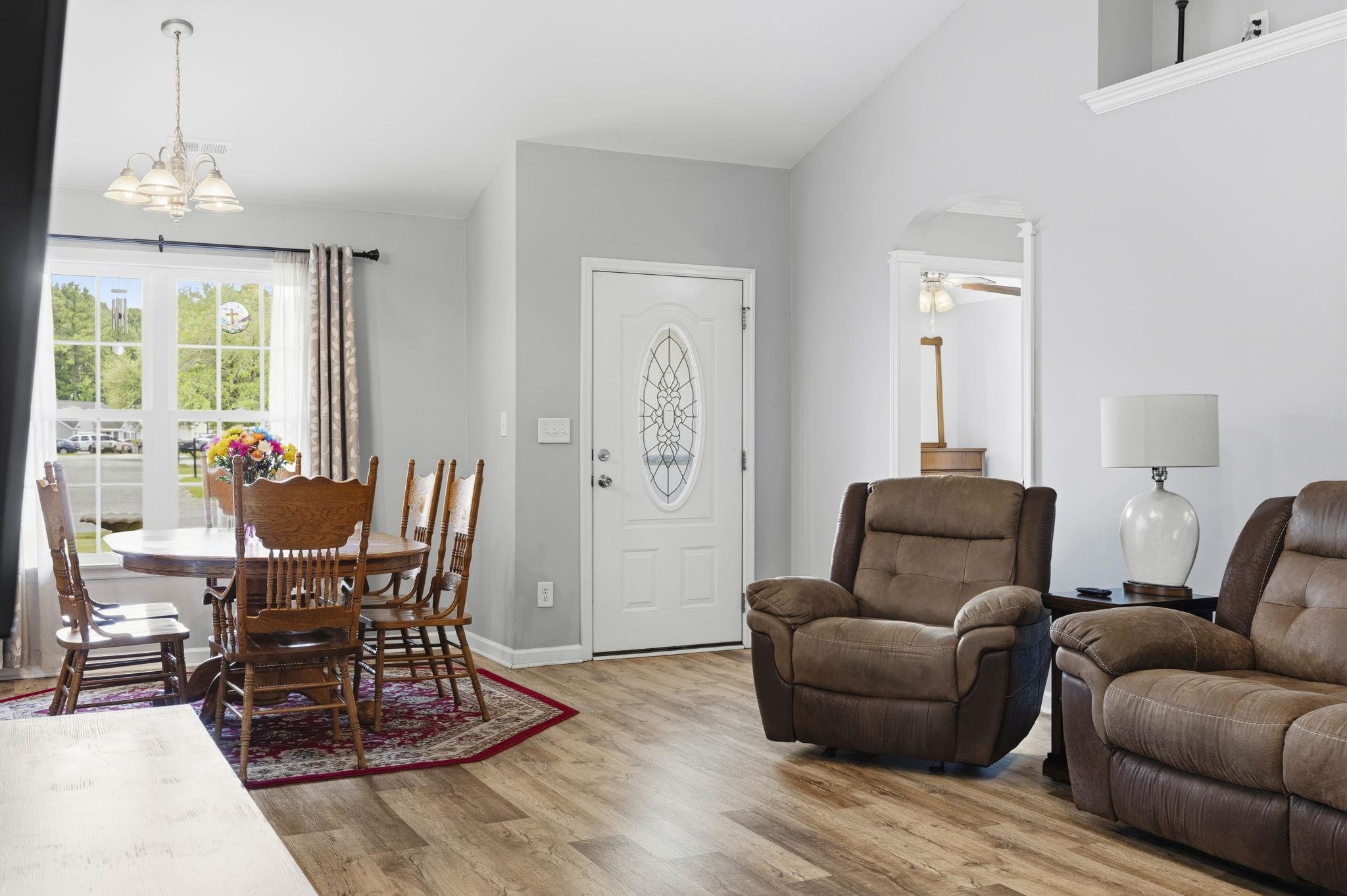 2760 Woodcreek Ln. Property Photo 6