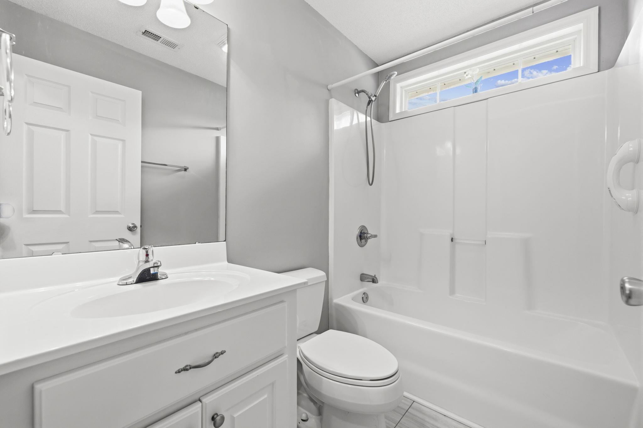 2760 Woodcreek Ln. Property Photo 25