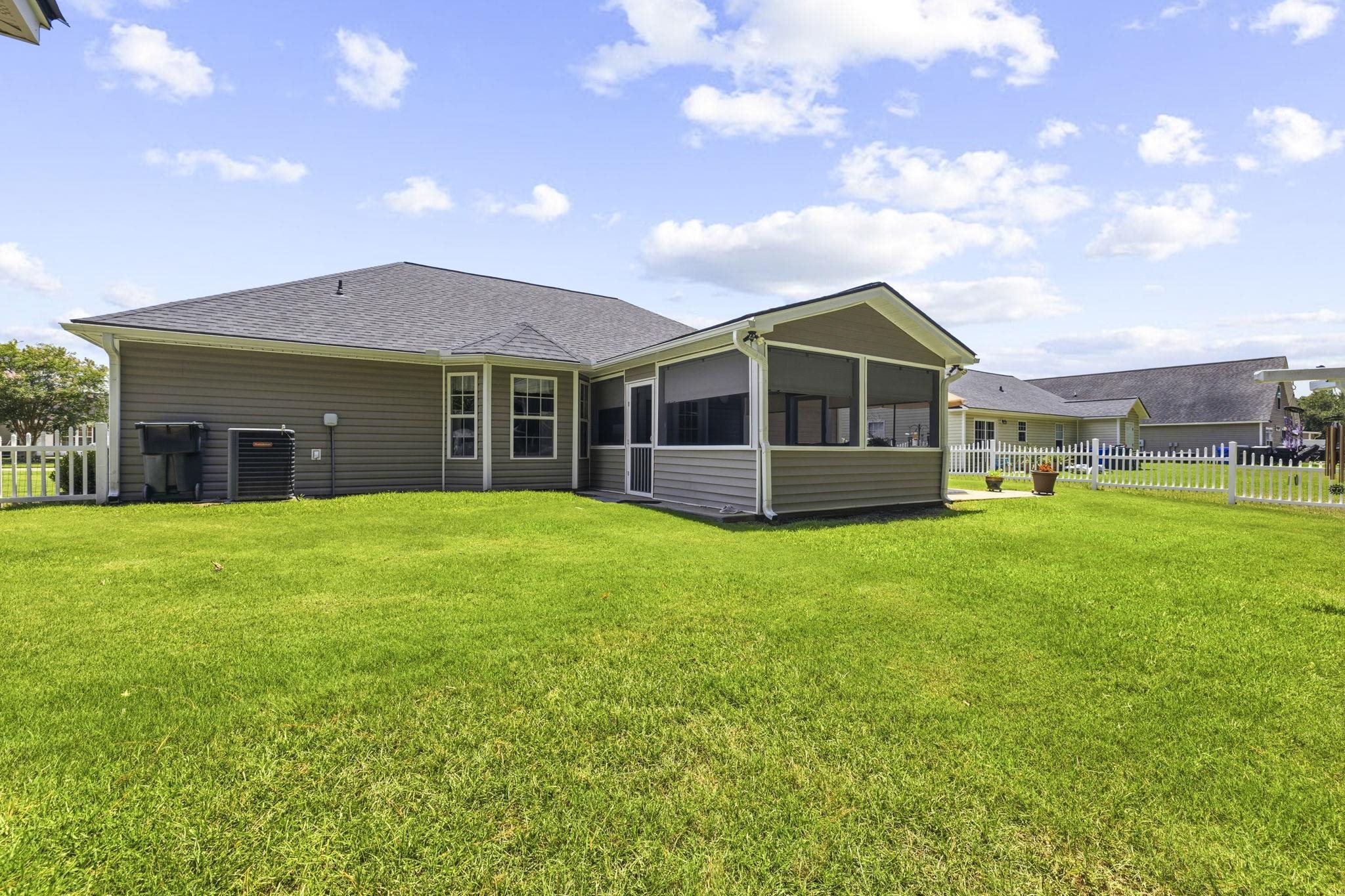 2760 Woodcreek Ln. Property Photo 32