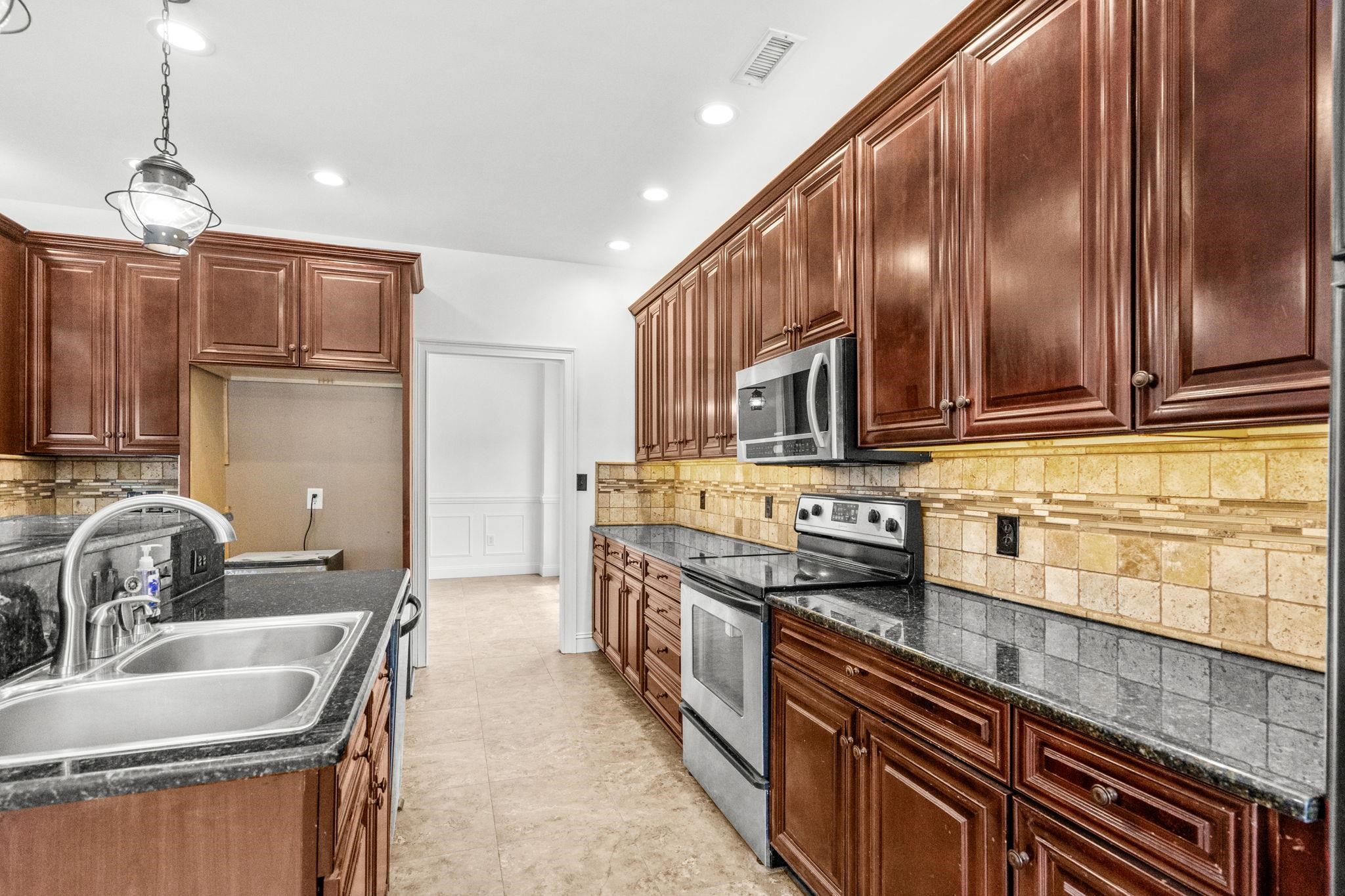 827 Oxbow Dr. Property Photo 19