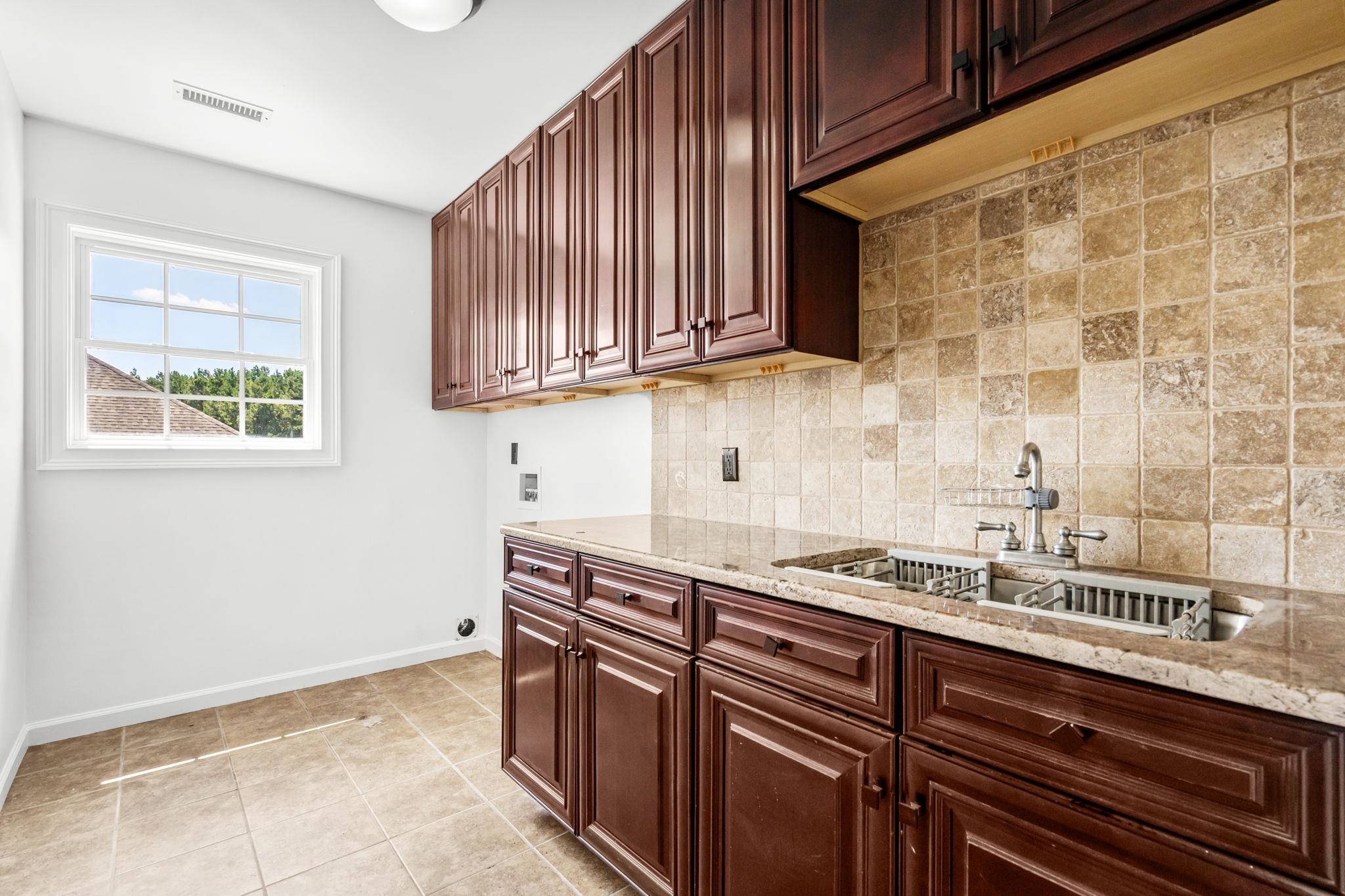 827 Oxbow Dr. Property Photo 45