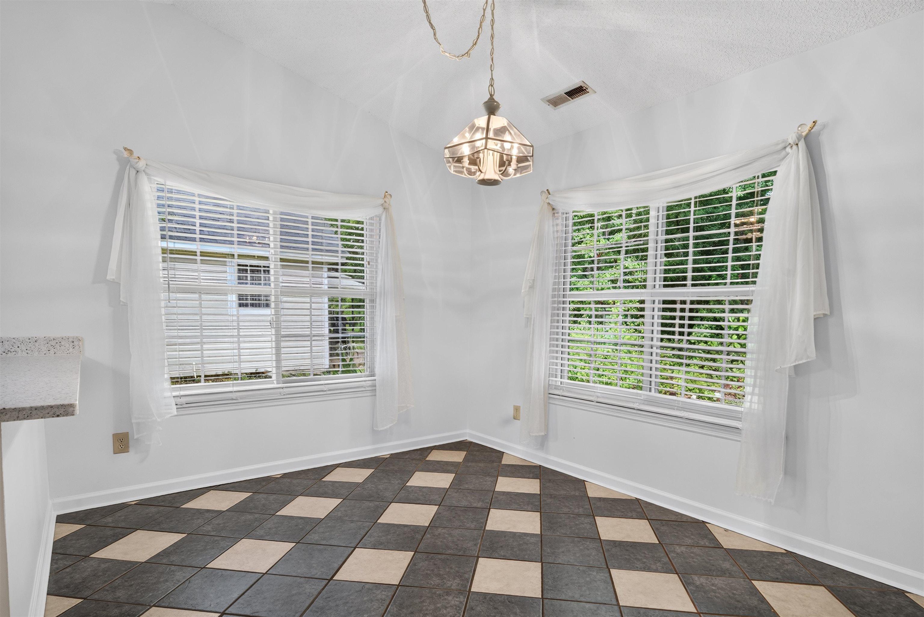 6627 E Sweetbriar Trail Property Photo 5