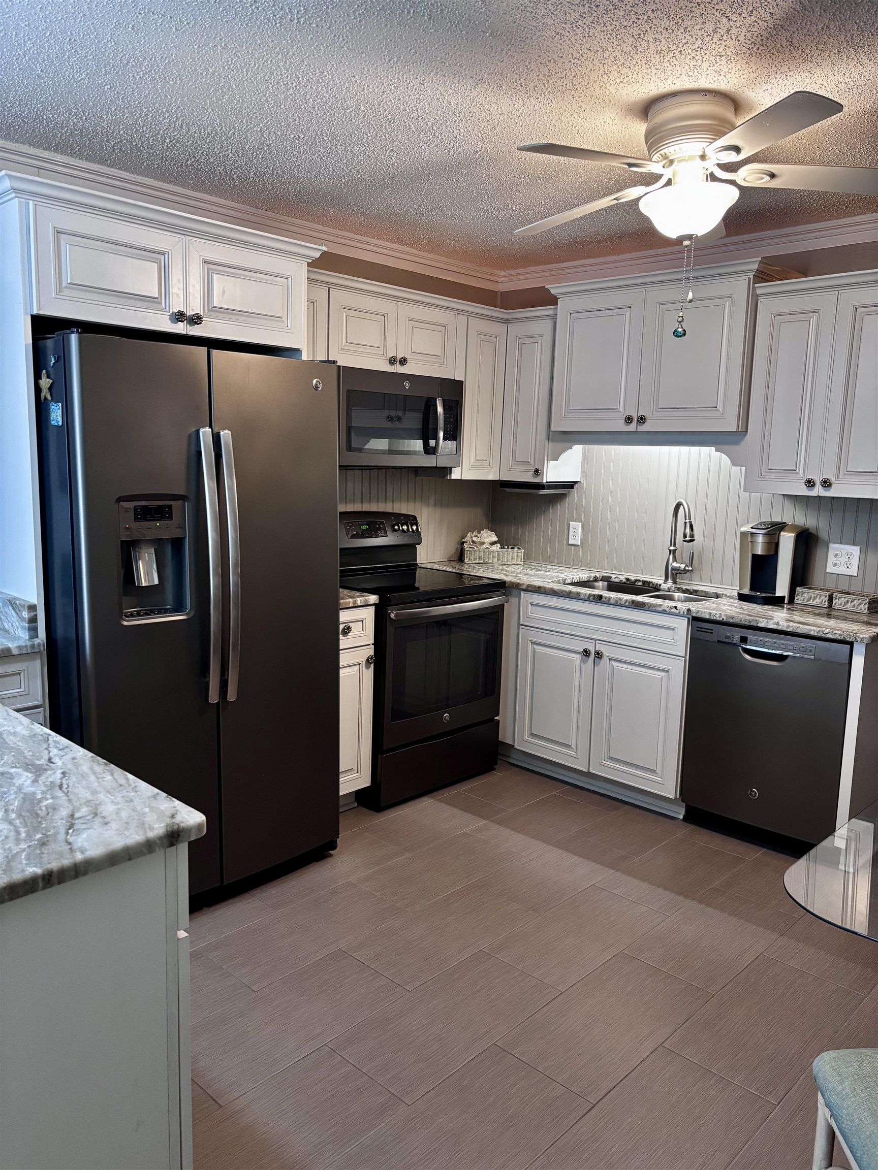 9660 Shore Dr. Property Photo 11