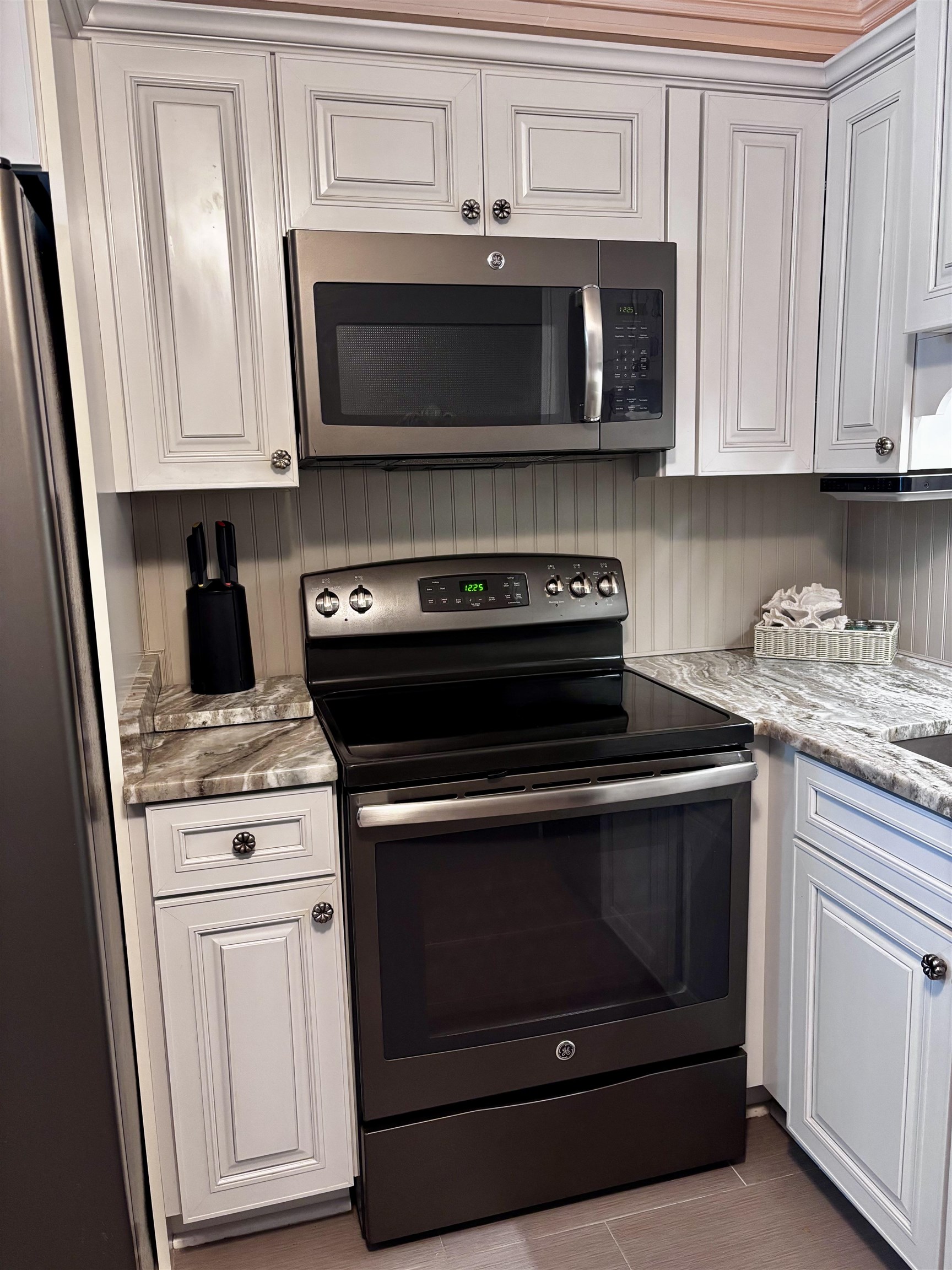 9660 Shore Dr. Property Photo 12