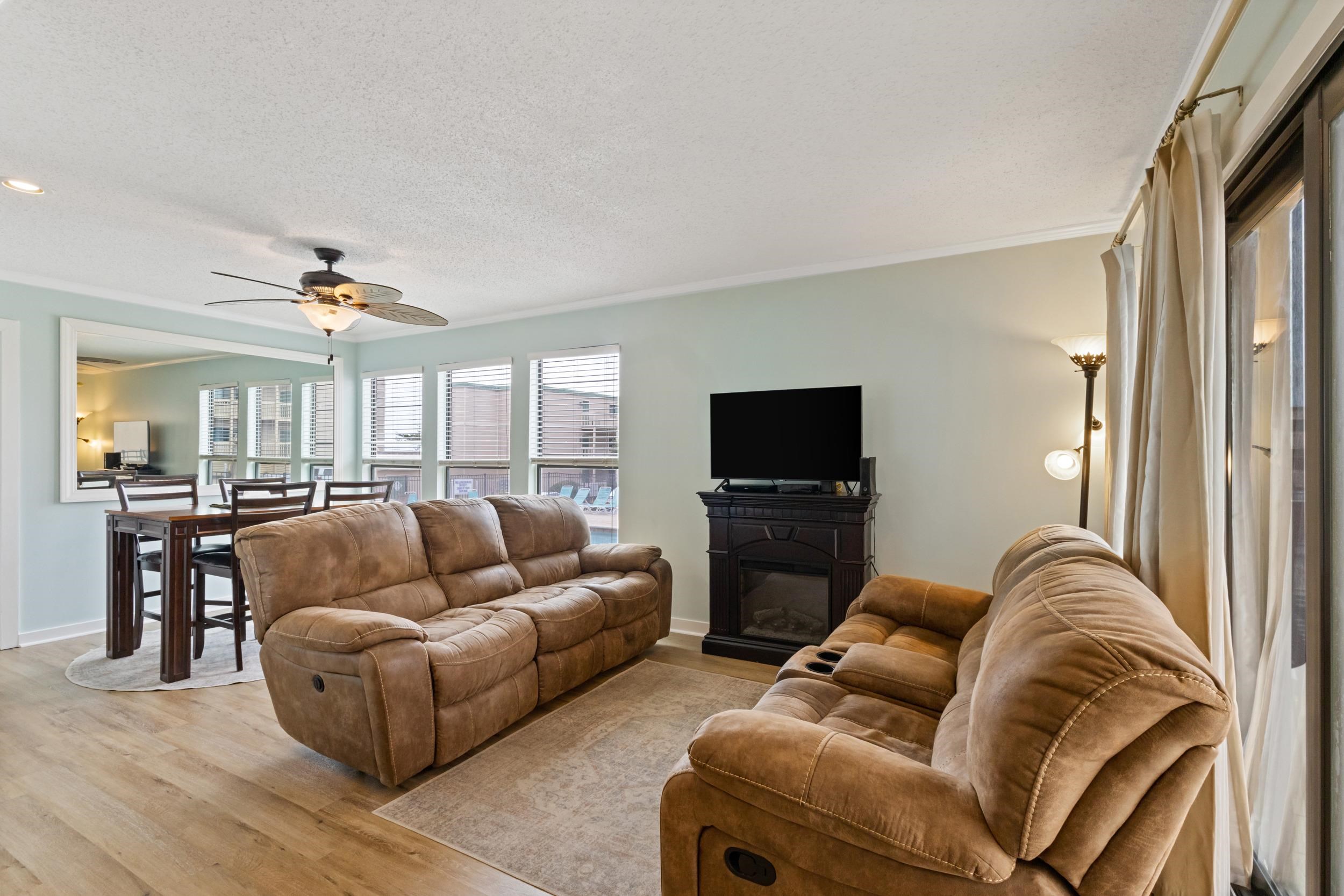 9661 Shore Dr. Property Photo 7