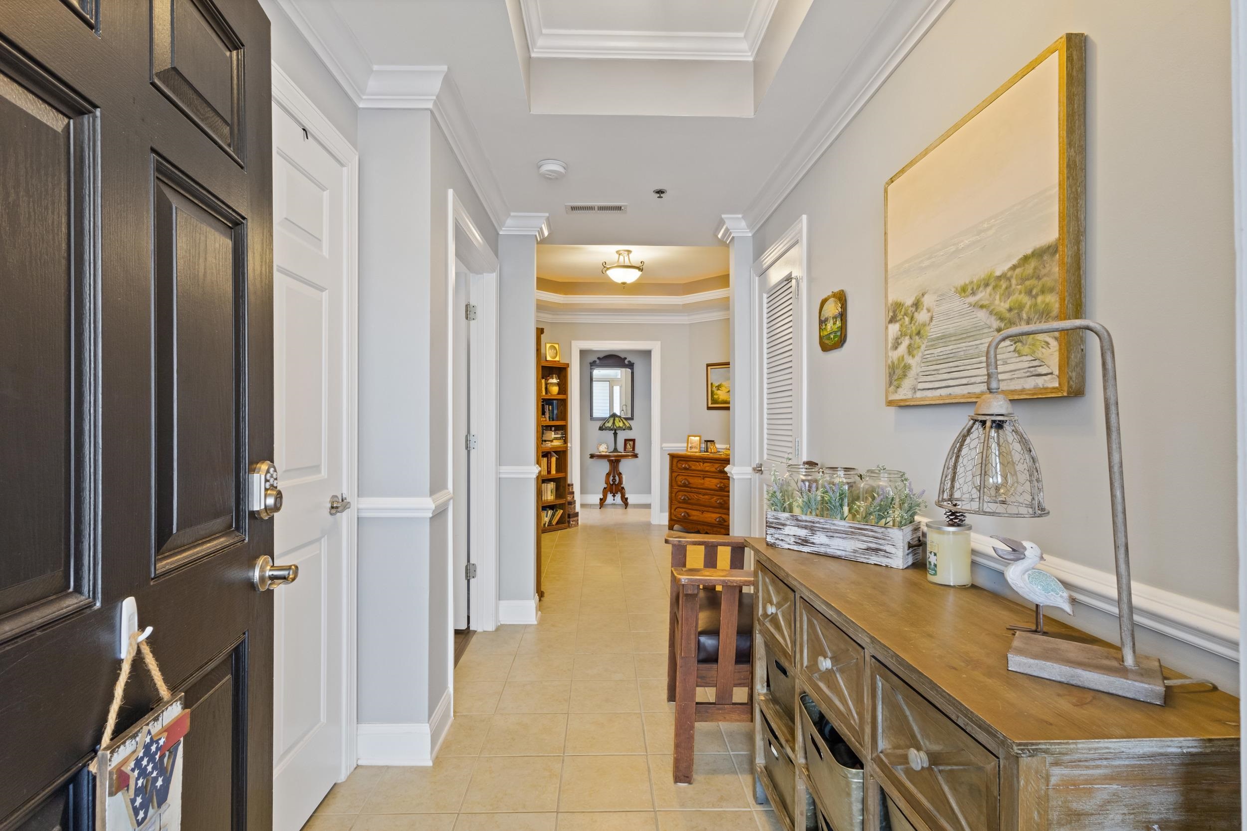 901 Knoll Shores Ct. Property Photo 2