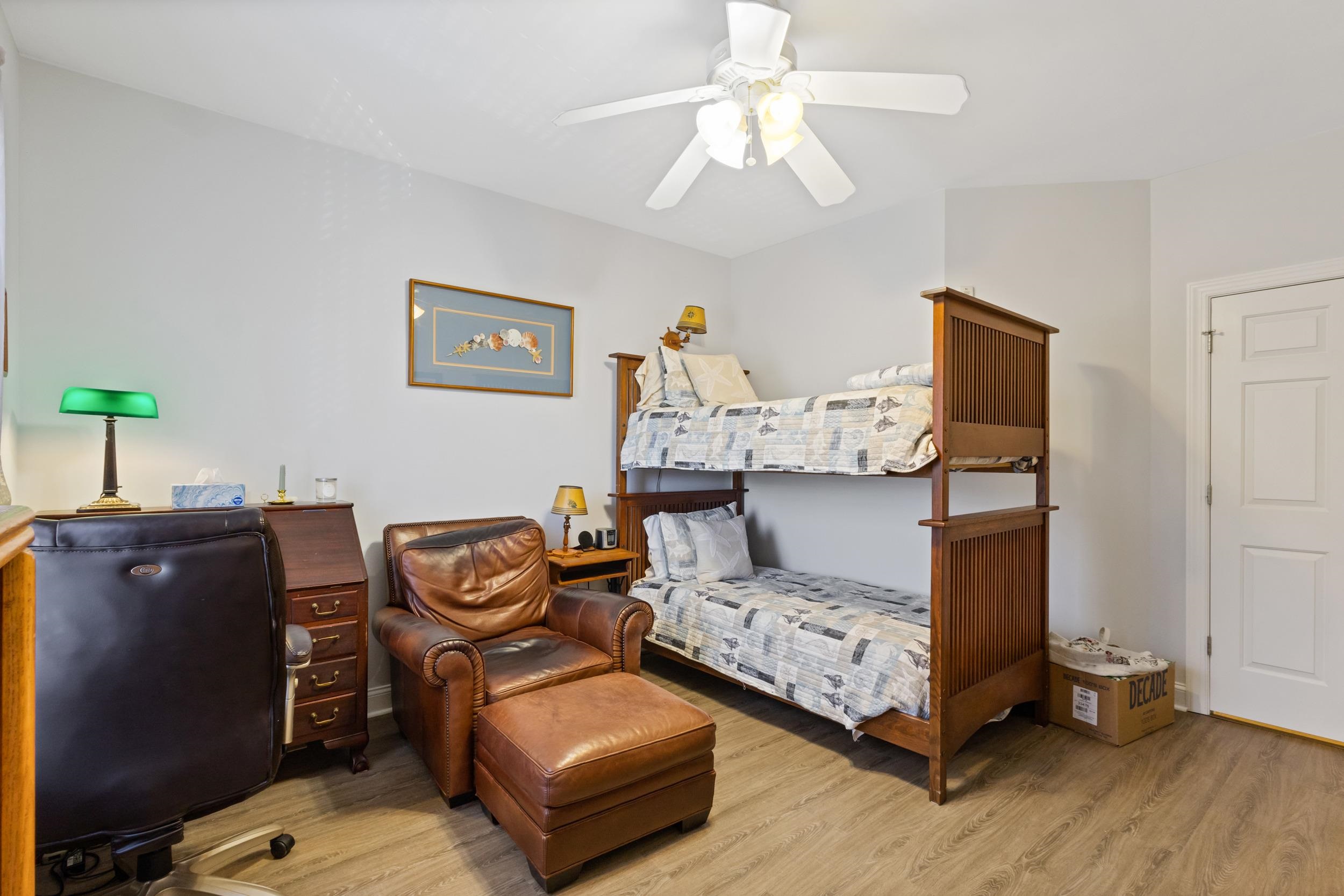 901 Knoll Shores Ct. Property Photo 19