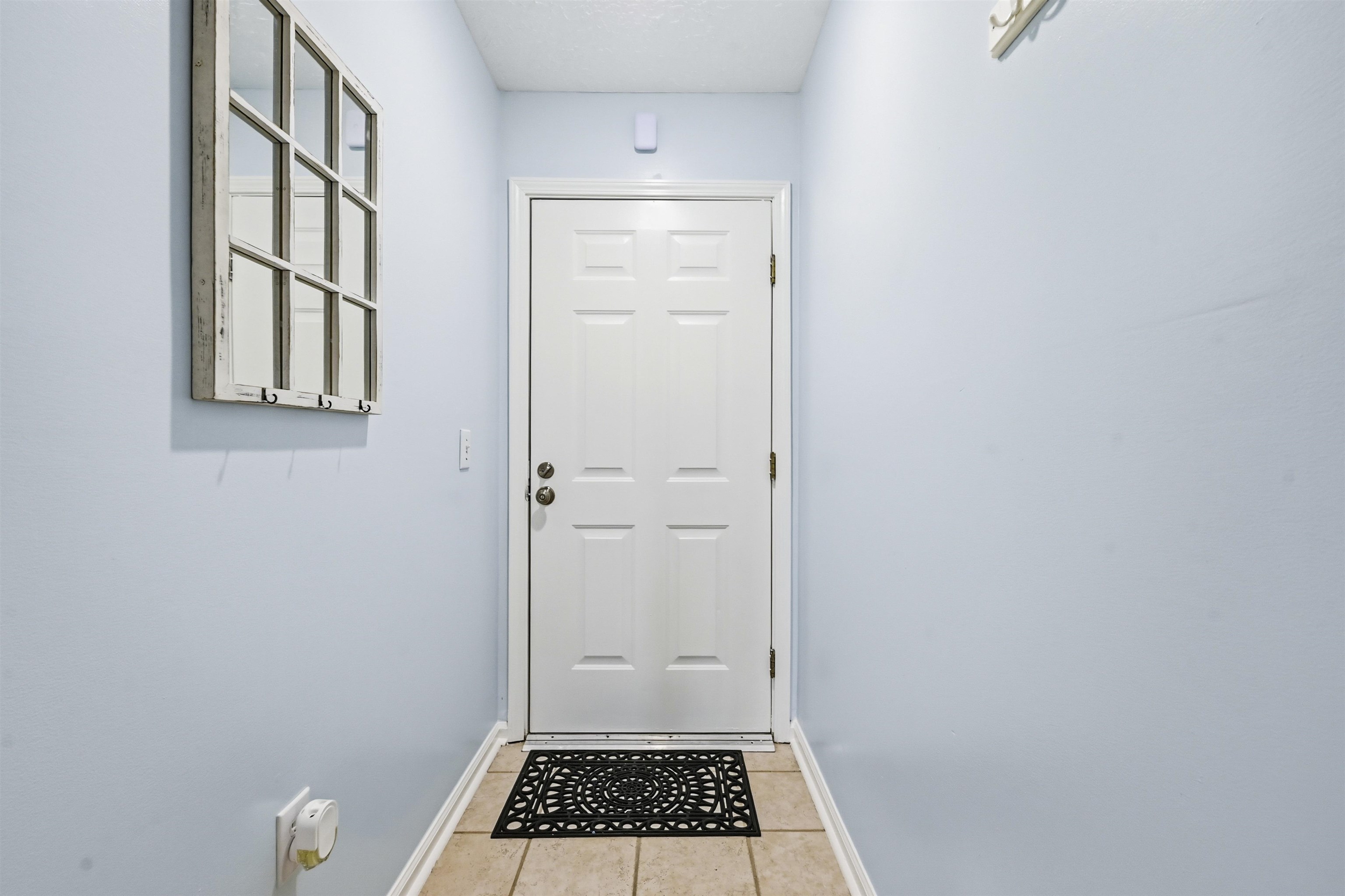 573 Blue River Ct. Property Photo 6