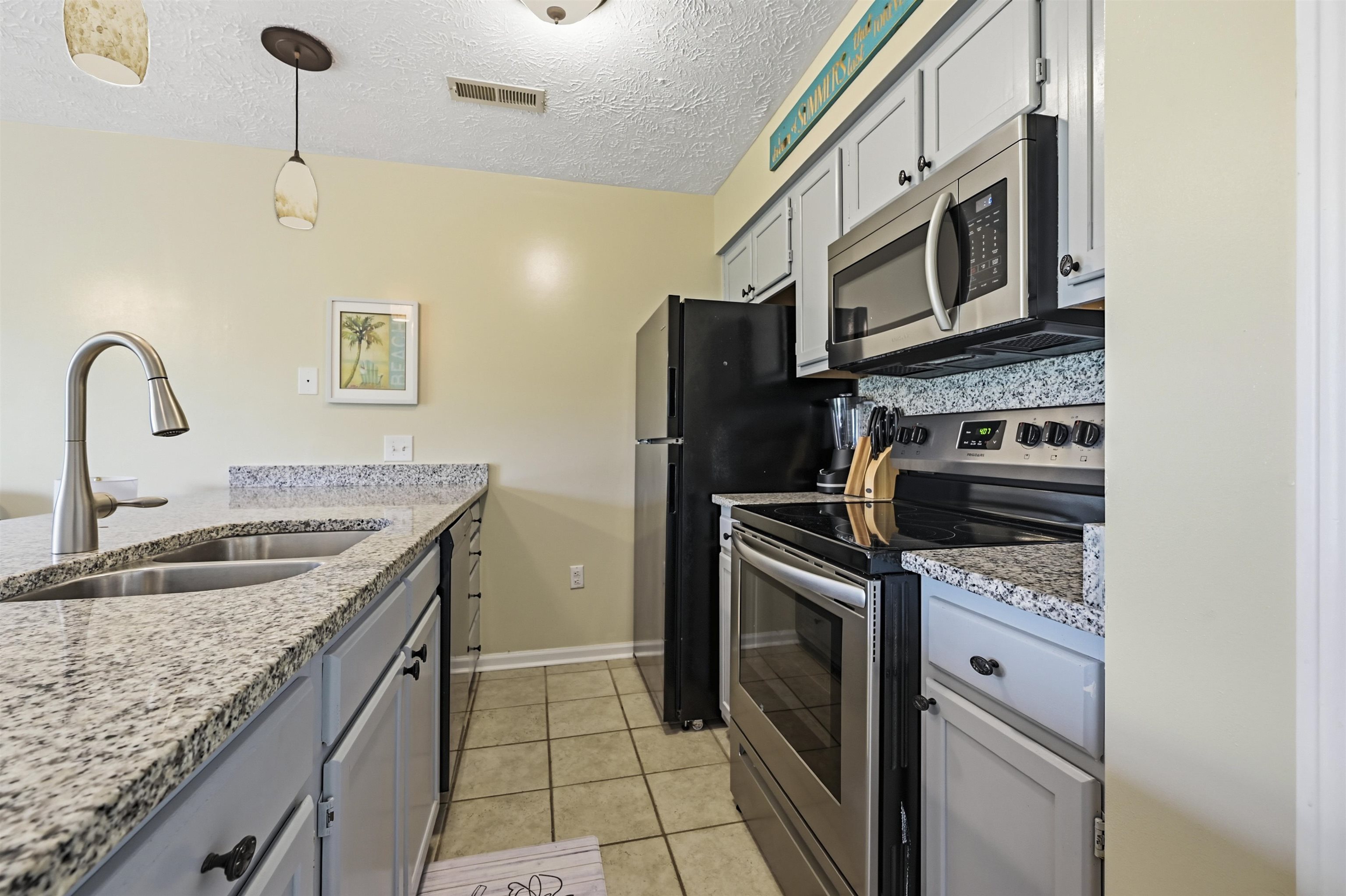 573 Blue River Ct. Property Photo 14