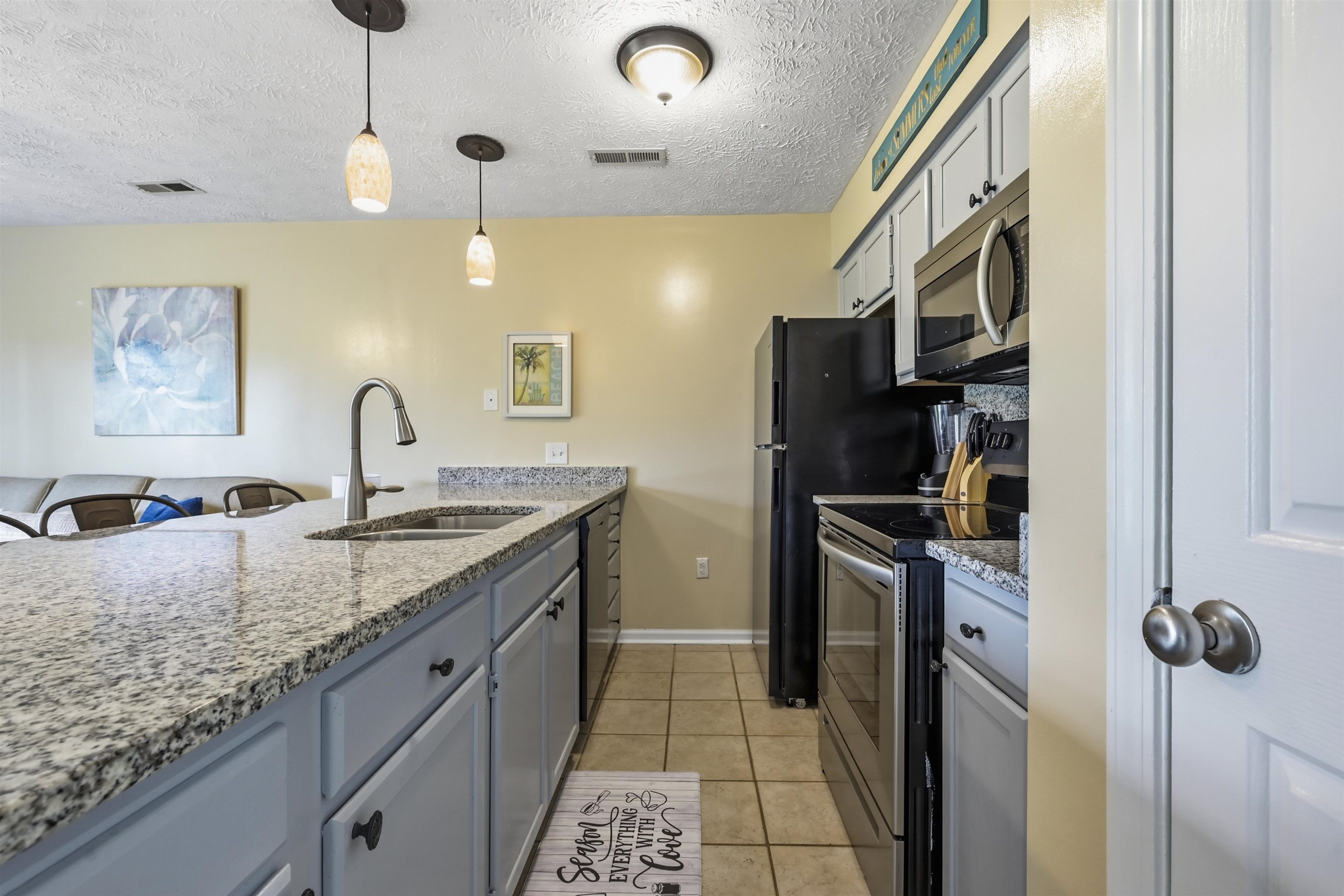 573 Blue River Ct. Property Photo 15