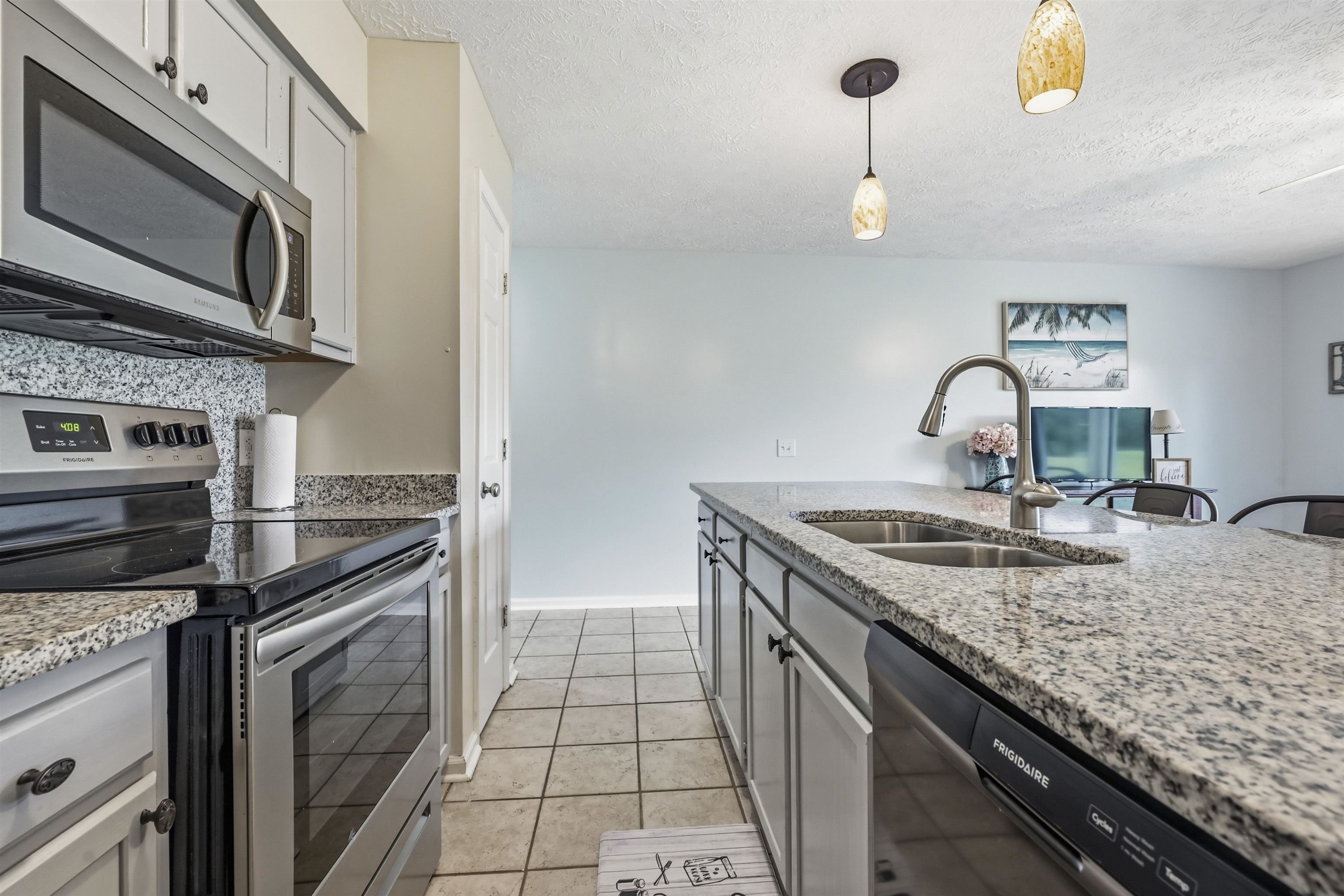 573 Blue River Ct. Property Photo 18