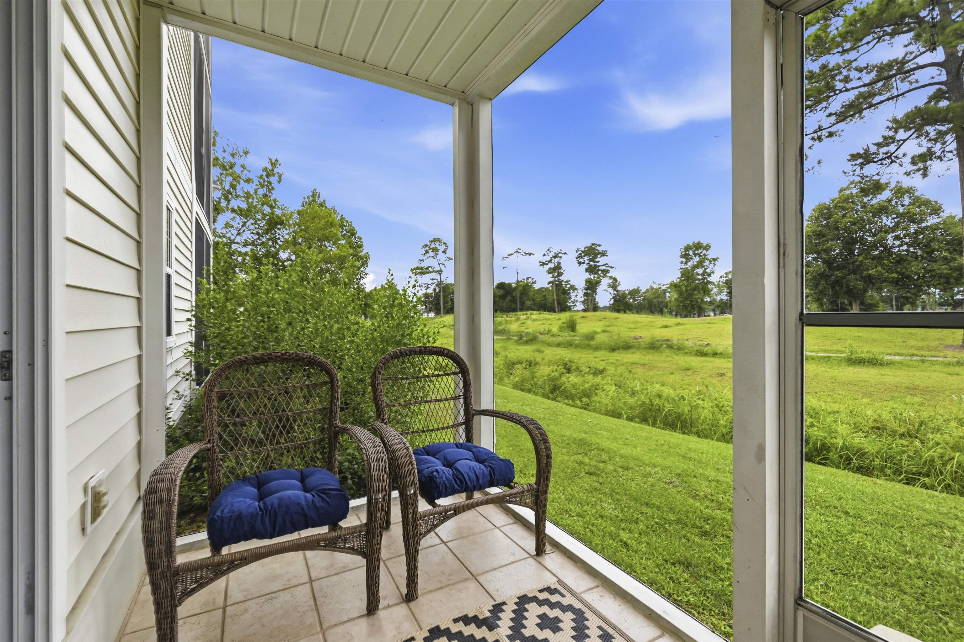 573 Blue River Ct. Property Photo 28