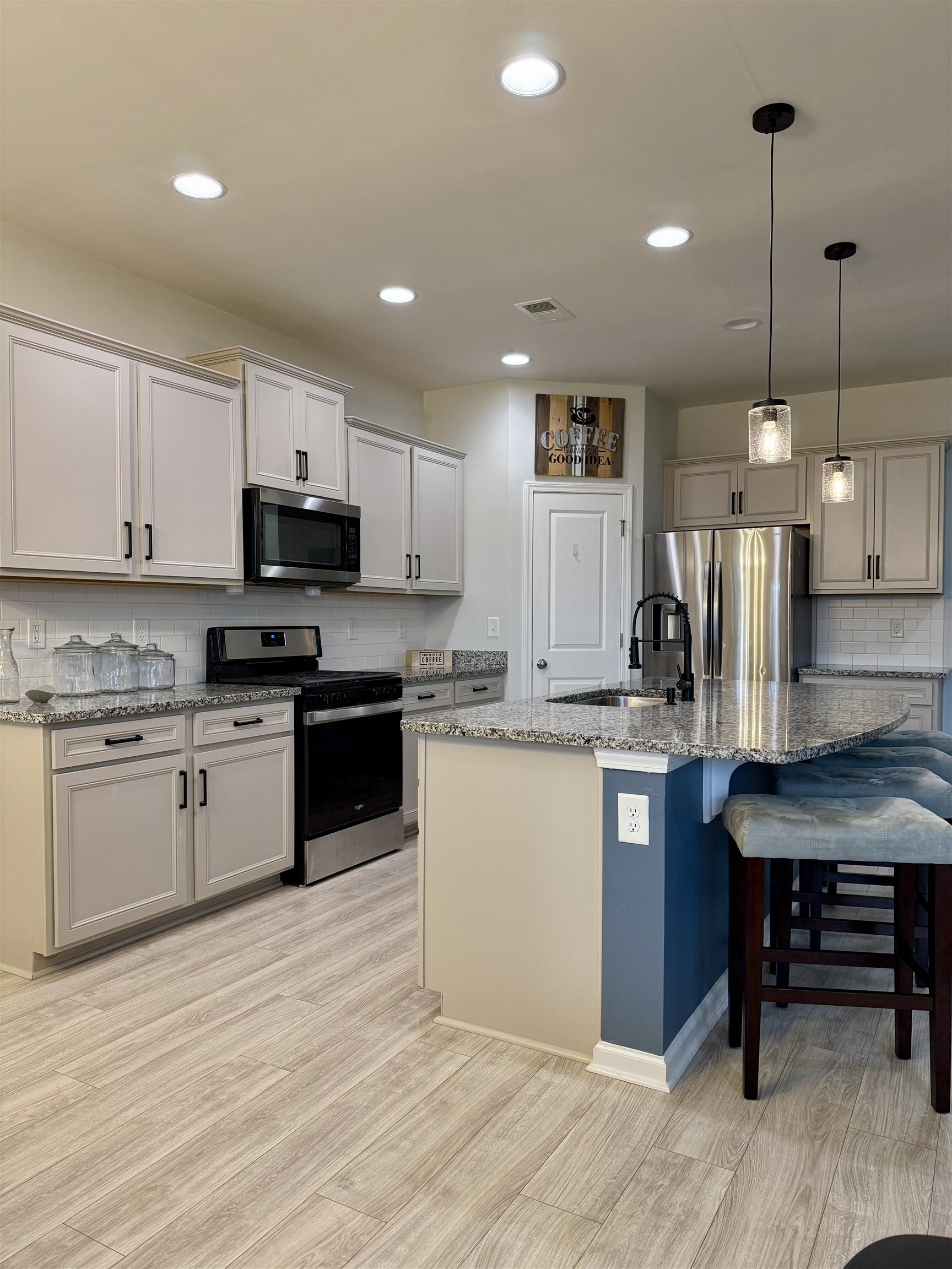1684 Villena Dr. Property Photo 8