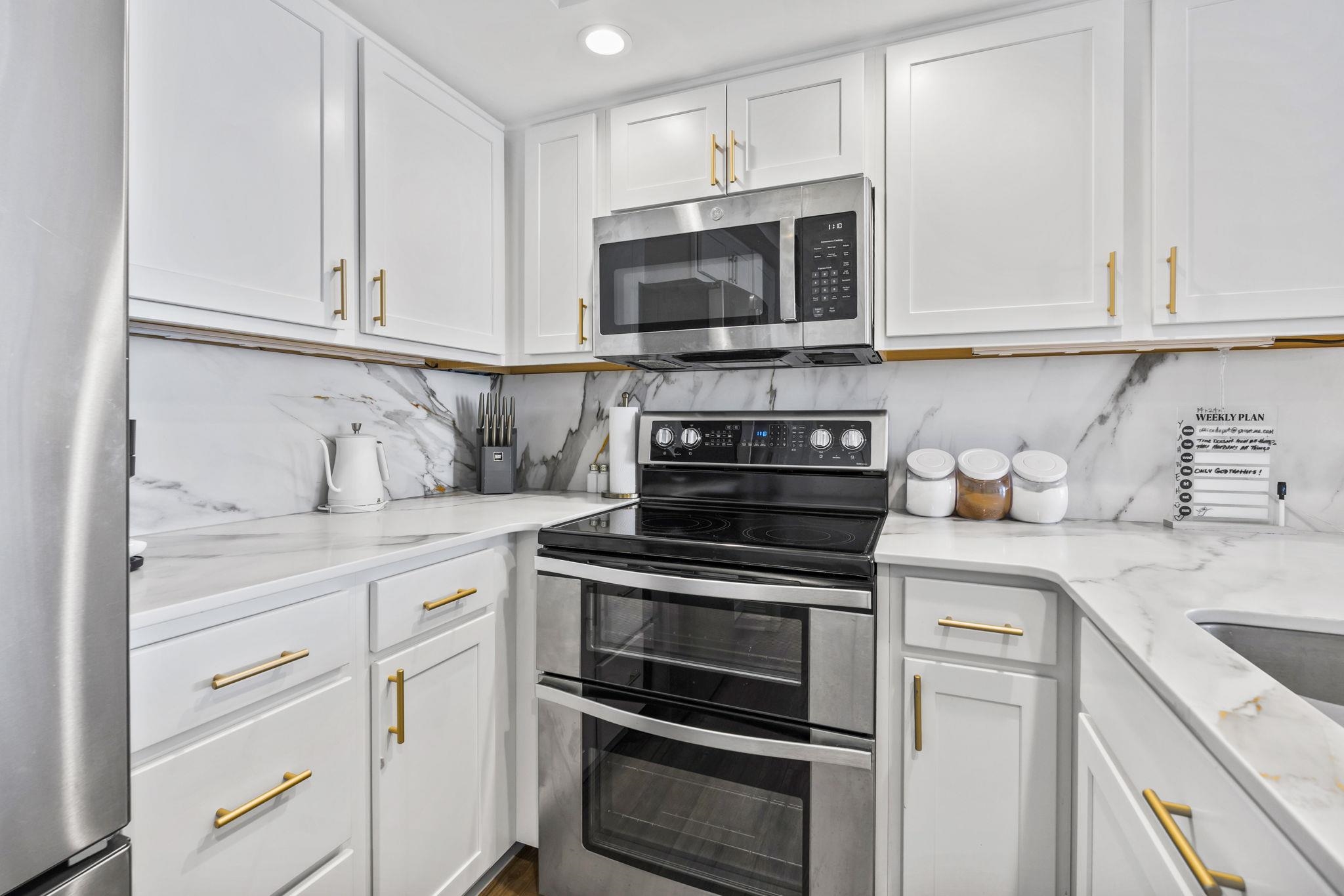 9820 Queensway Blvd. Property Photo 11