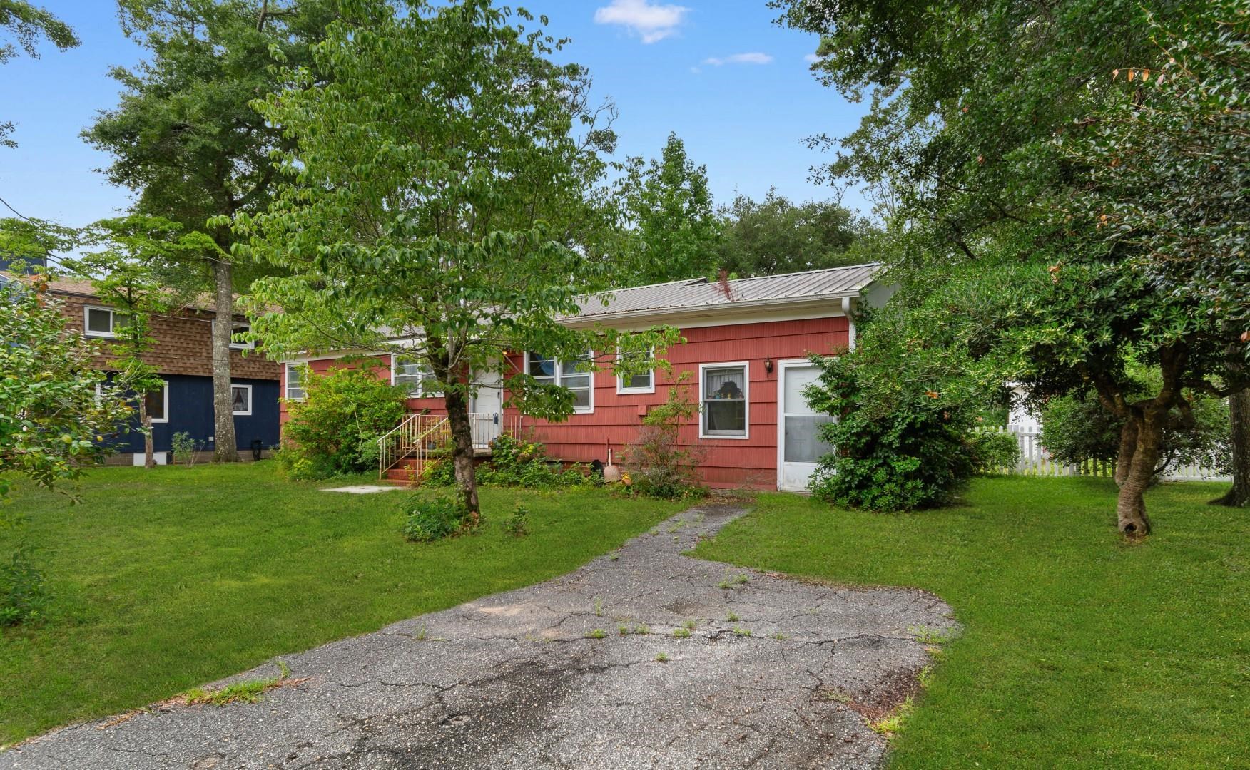613 3rd Ave. N Property Photo 3