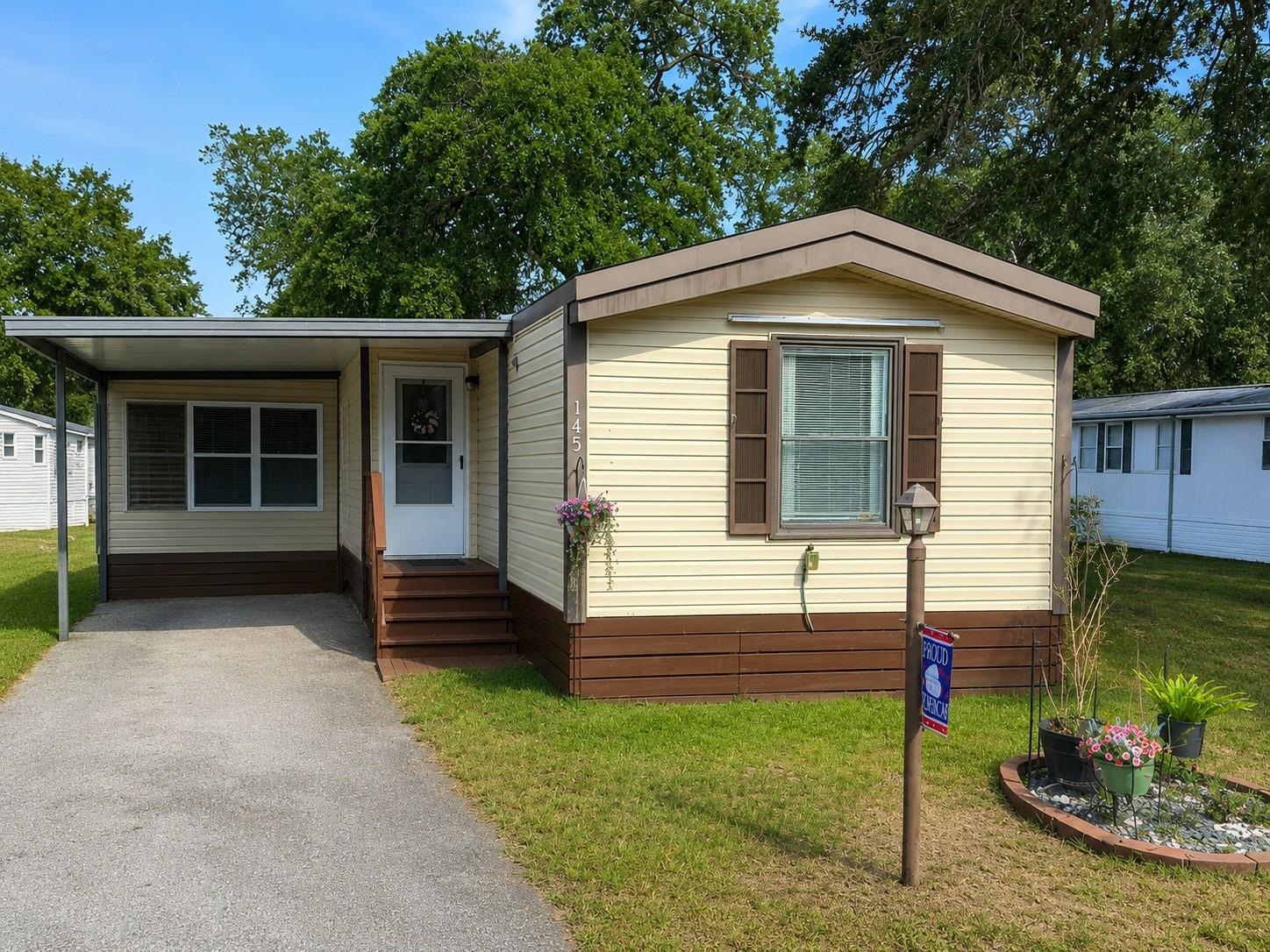 145 Ridgeway Loop Property Photo 1