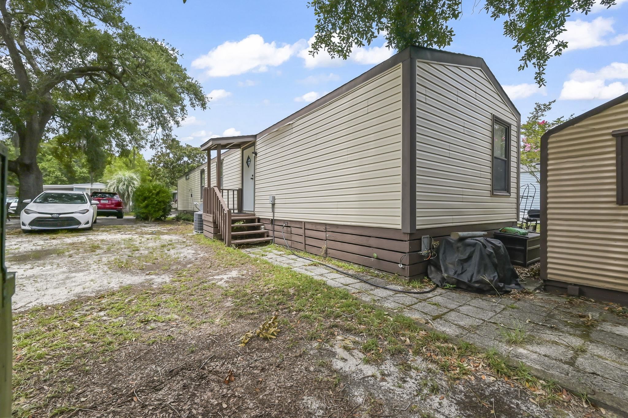 145 Ridgeway Loop Property Photo 3