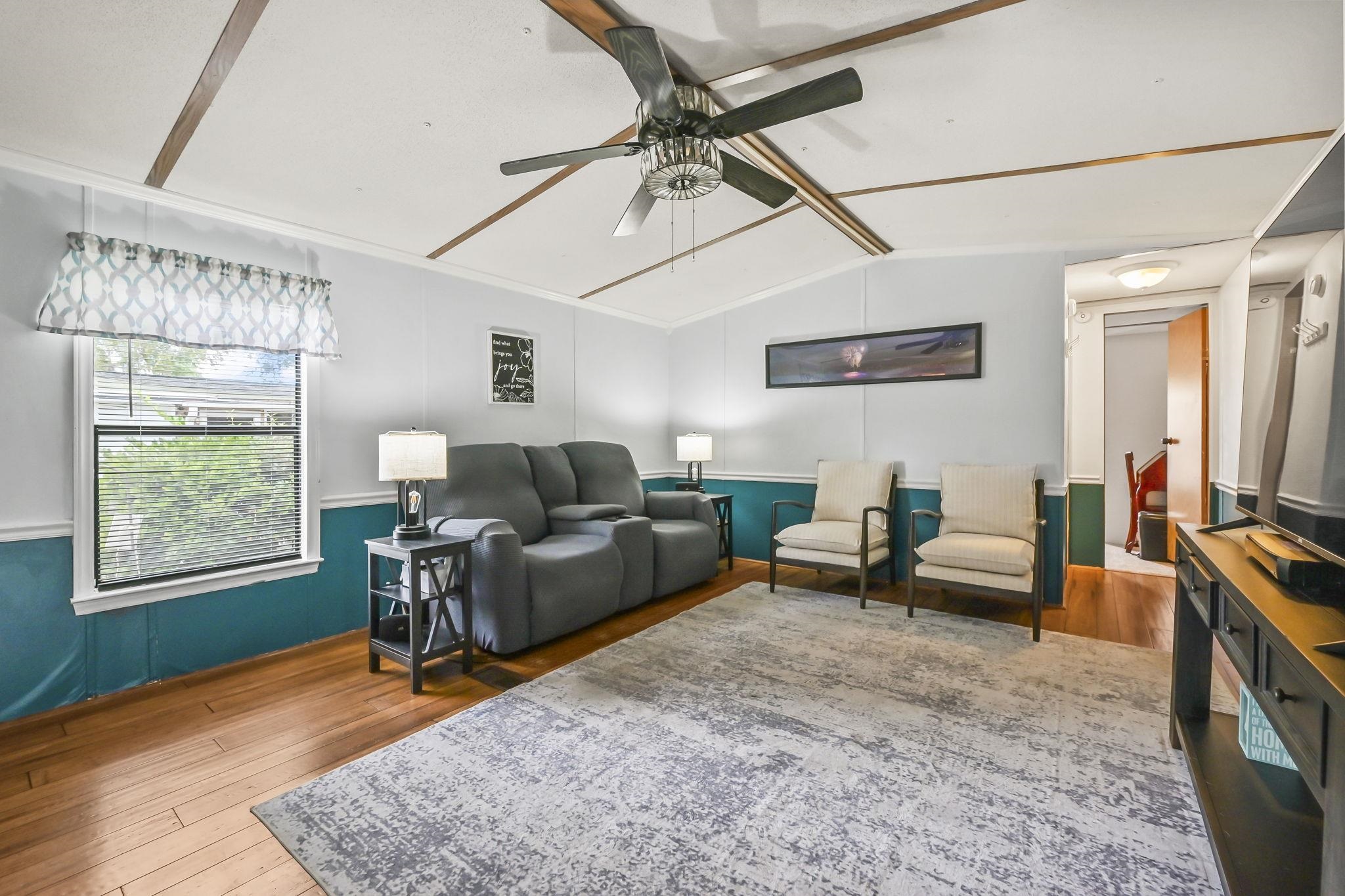 145 Ridgeway Loop Property Photo 9