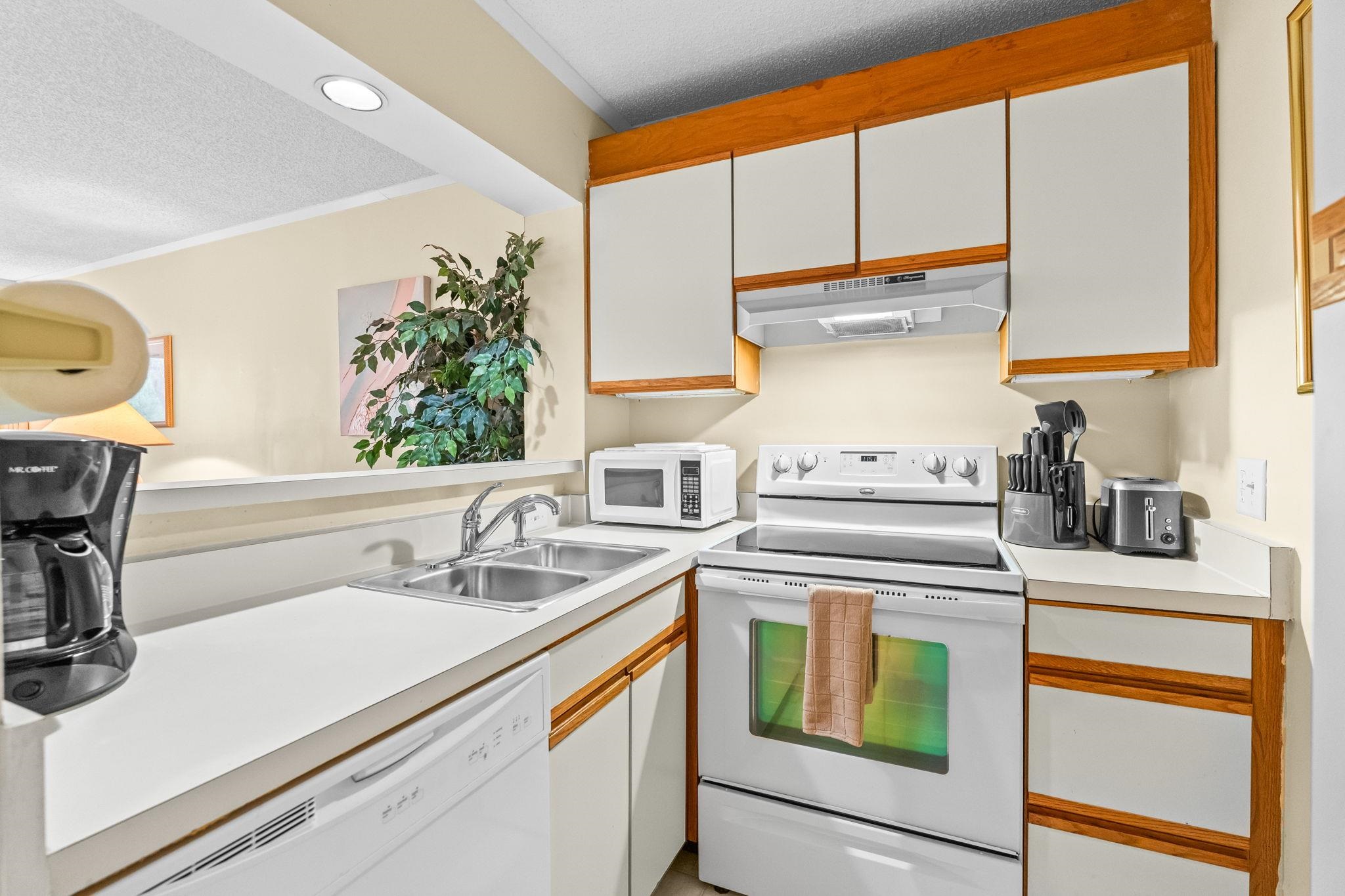 415 Ocean Creek Dr. Property Photo 15