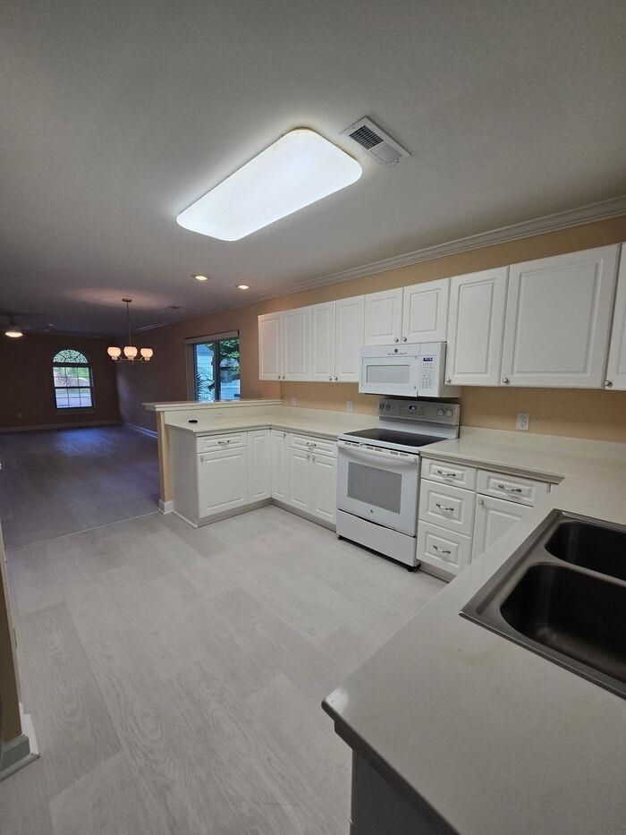 1328 Waterway Dr. Property Photo 10