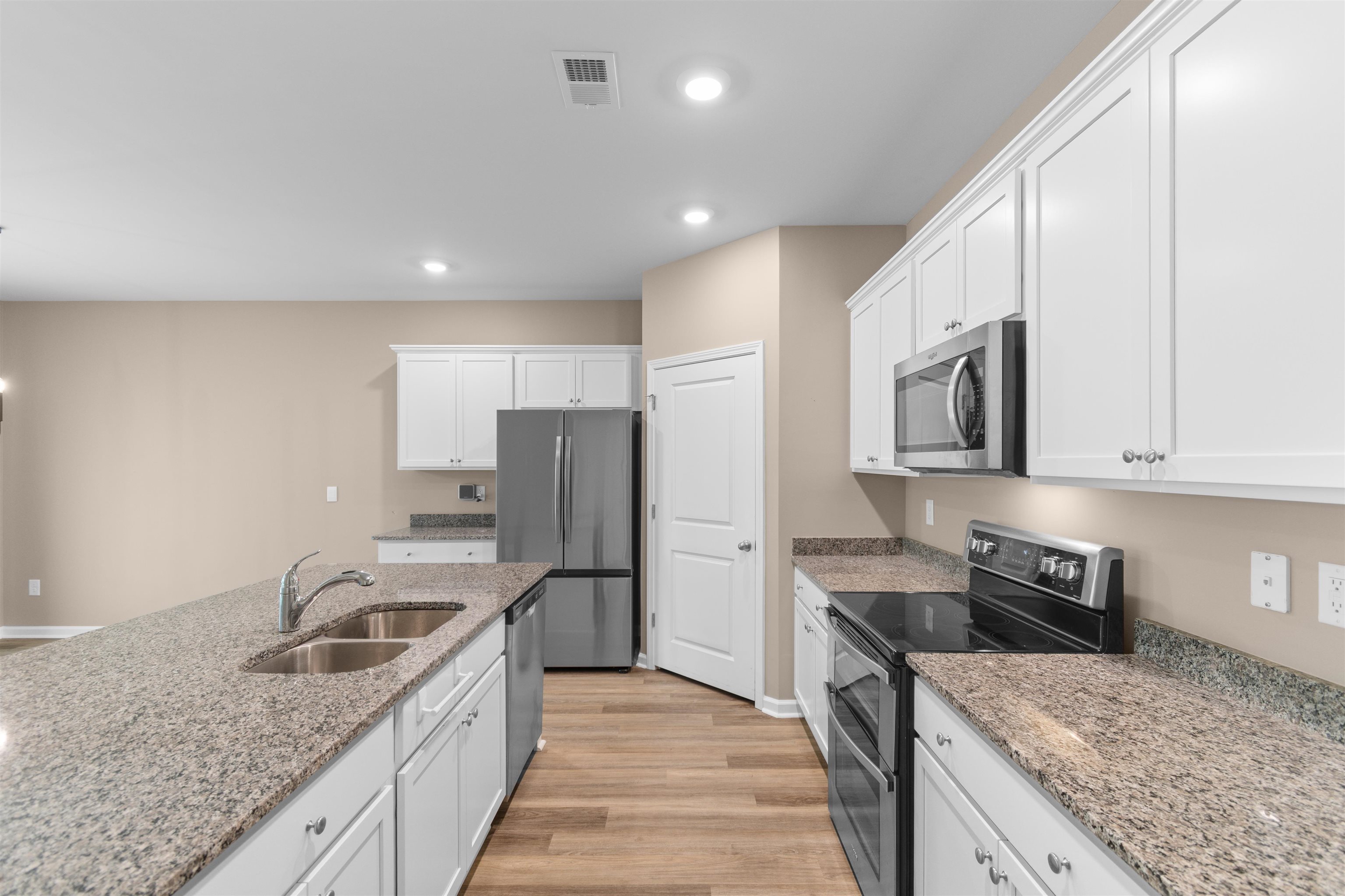 1102 Black Lake Way Property Photo 6