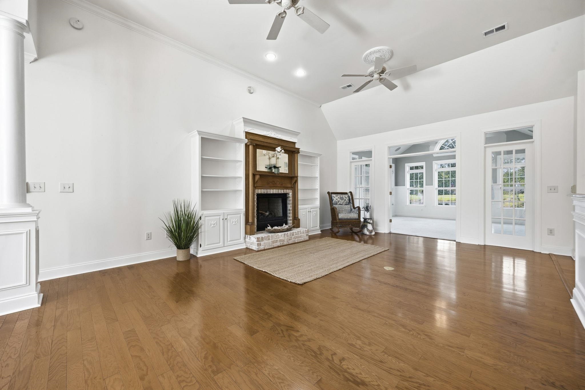 4464 Firethorne Dr. Property Photo 9