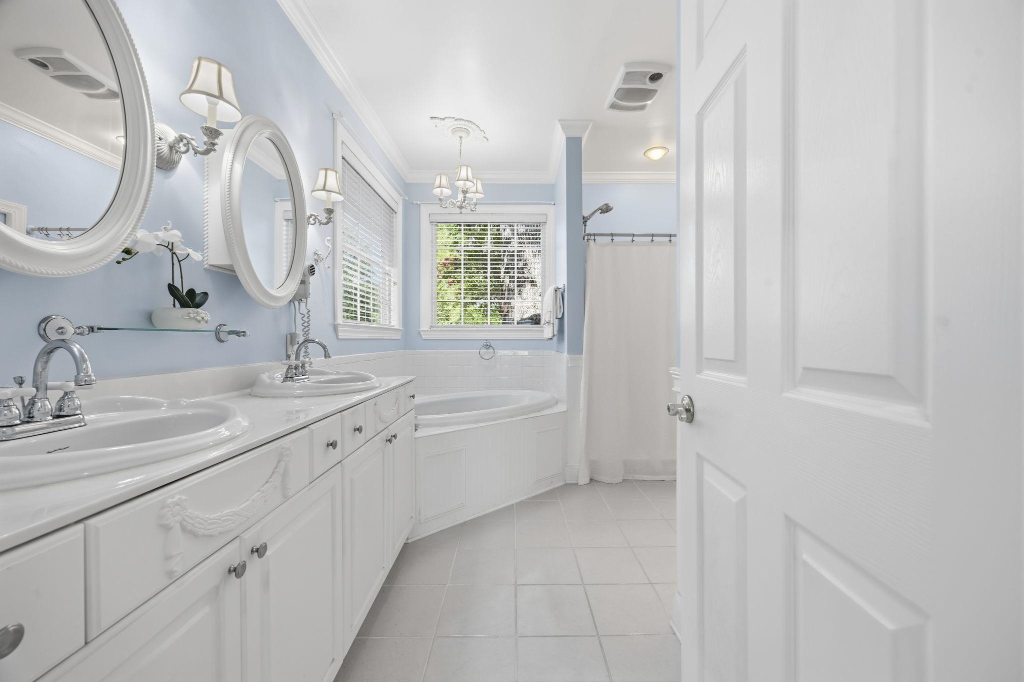 4464 Firethorne Dr. Property Photo 32