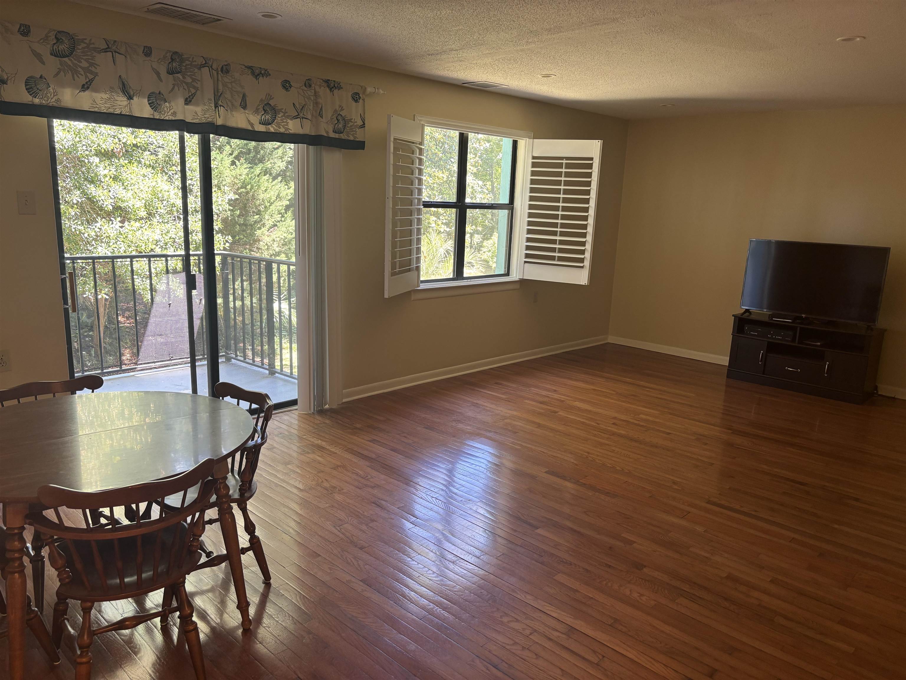 5001 Little River Rd. Property Photo 2