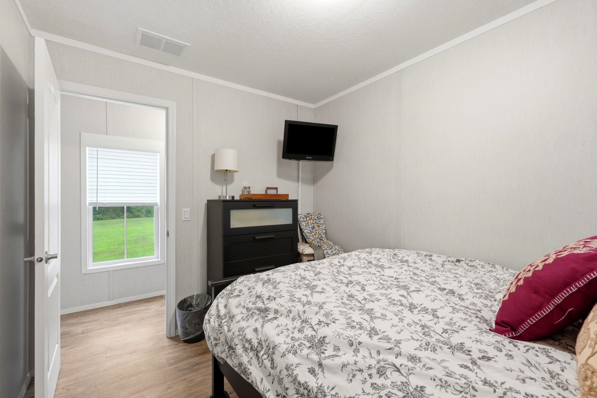 370 Edison Circle Property Photo 7