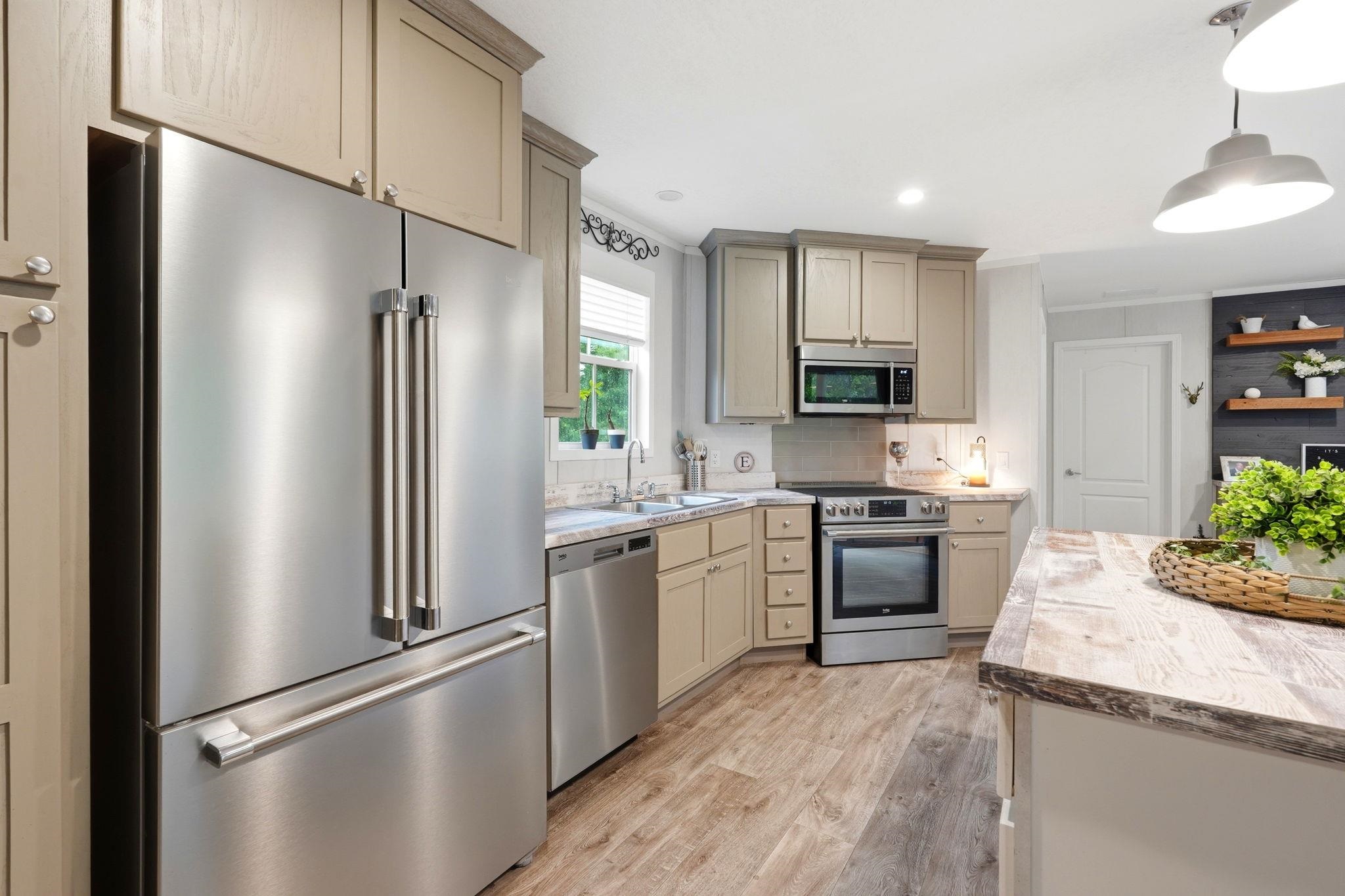 370 Edison Circle Property Photo 10