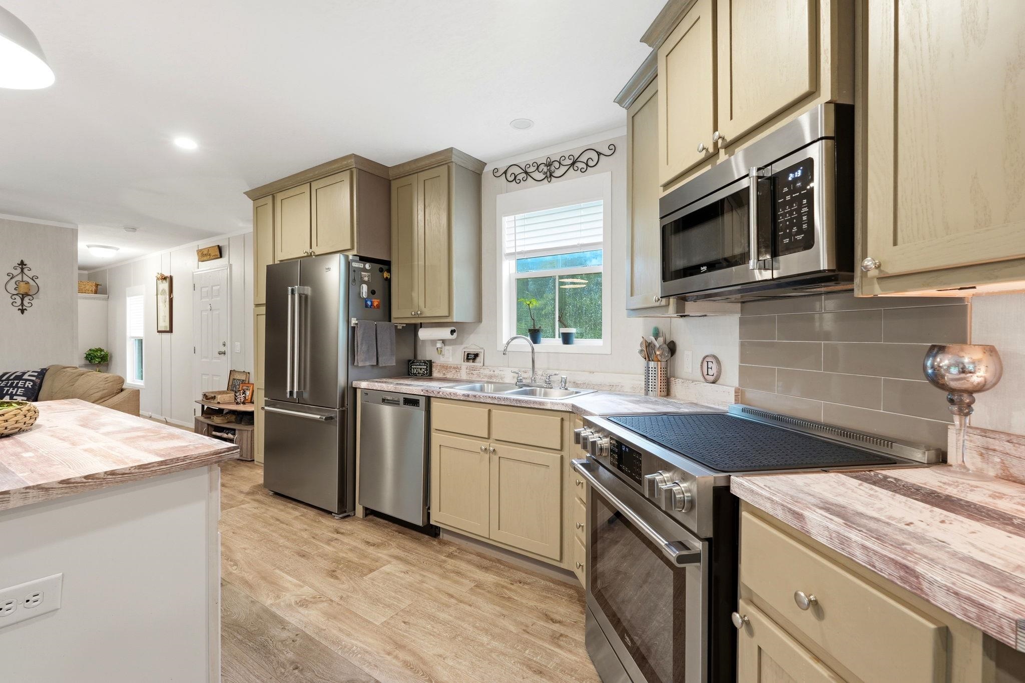 370 Edison Circle Property Photo 13