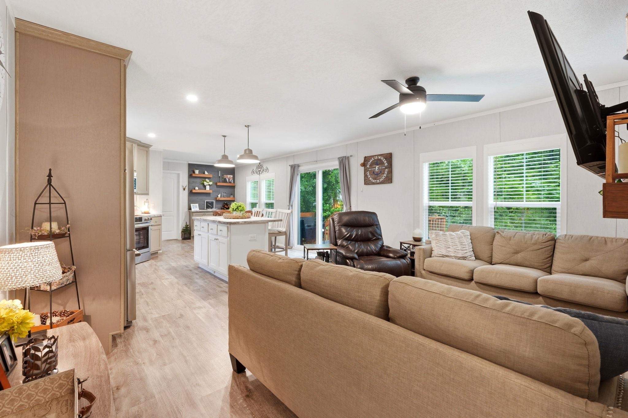 370 Edison Circle Property Photo 17