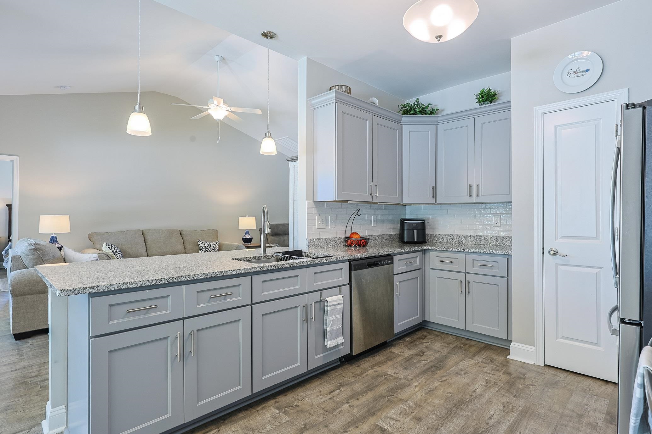 768 Hobonny Loop Property Photo 8