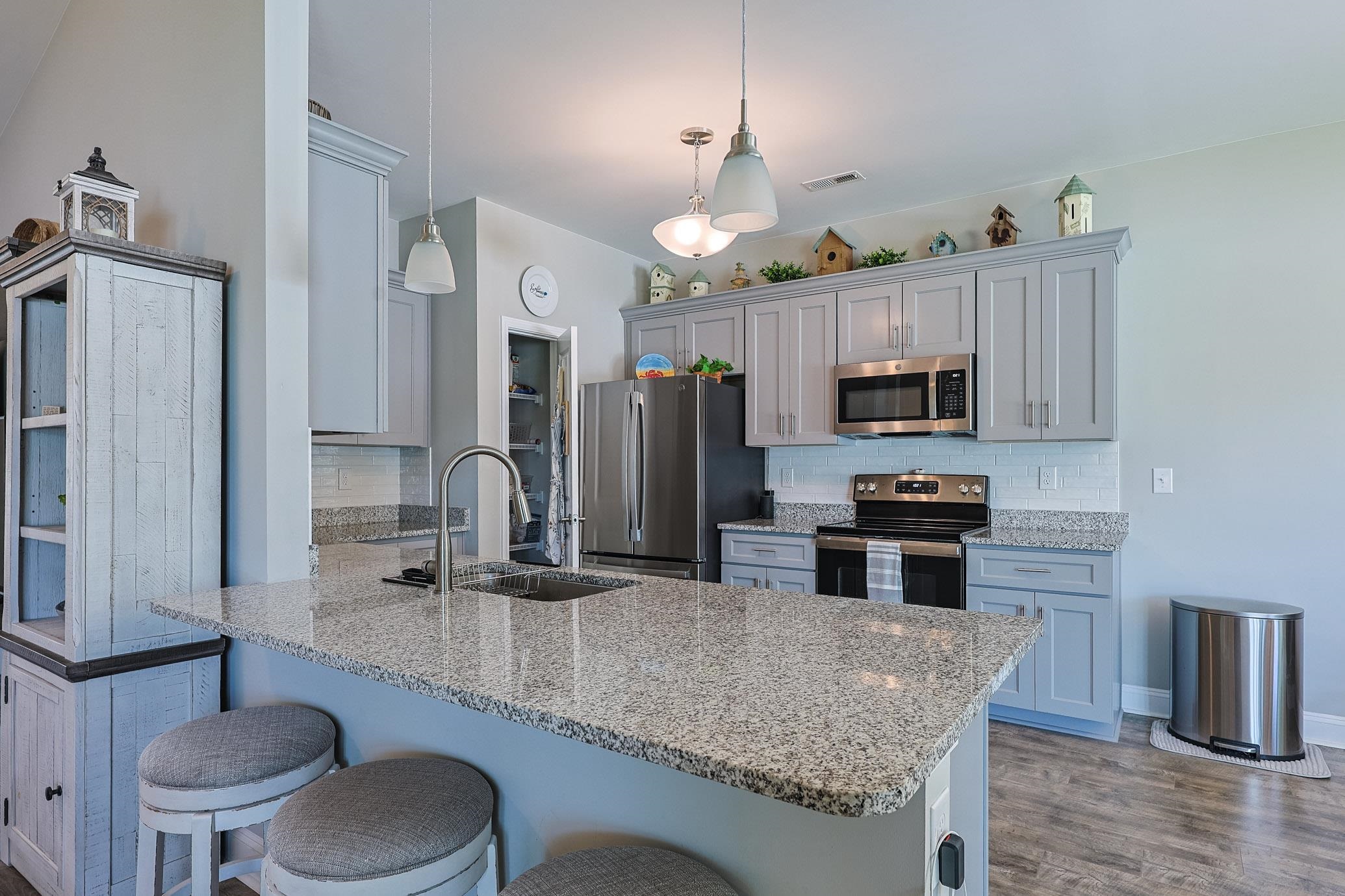 768 Hobonny Loop Property Photo 9
