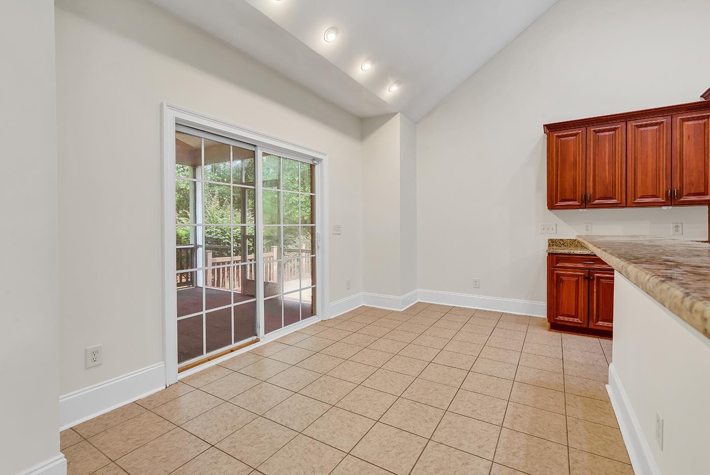 284 Chamberlin Rd. Property Photo 12