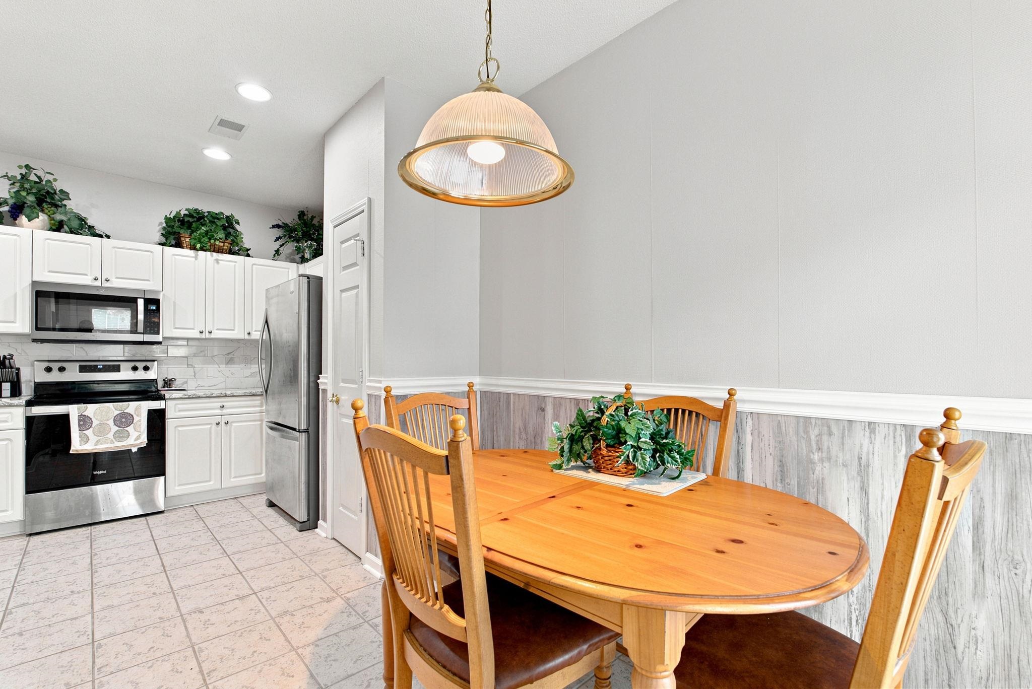 4496 Girvan Dr. Property Photo 19