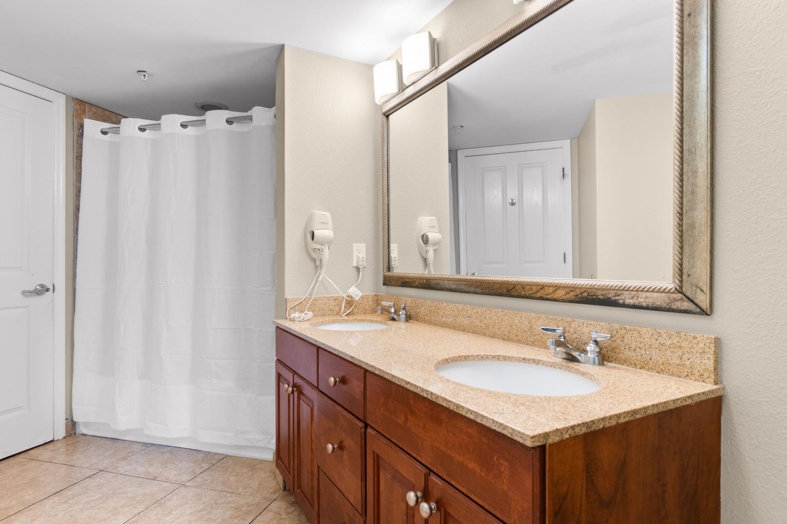 5200 N Ocean Blvd. Property Photo 20