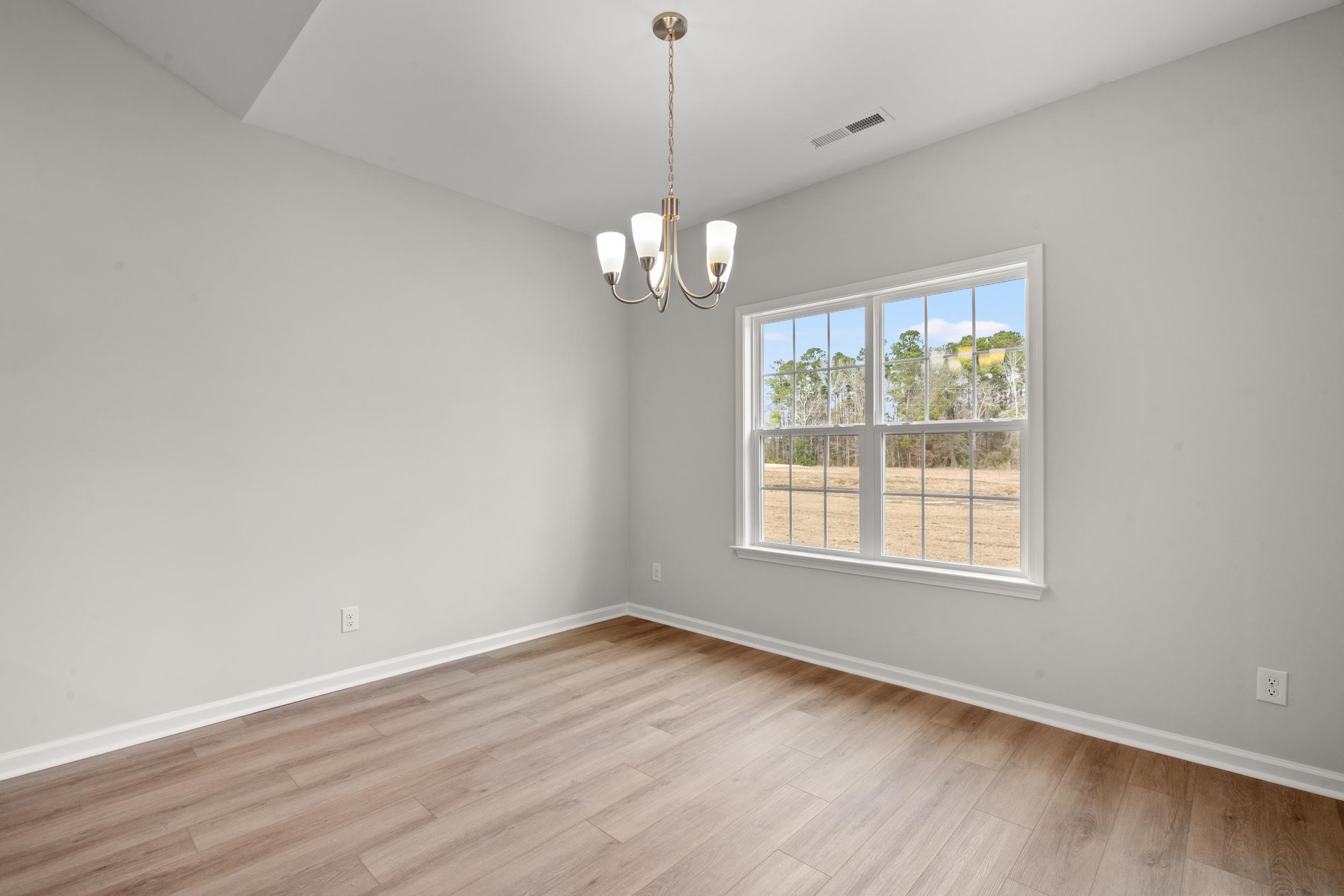 1401 Loop Circle Property Photo 7