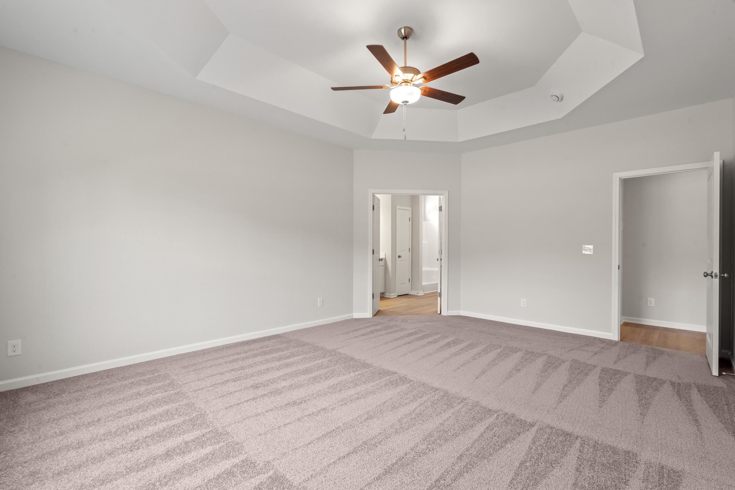 1401 Loop Circle Property Photo 9
