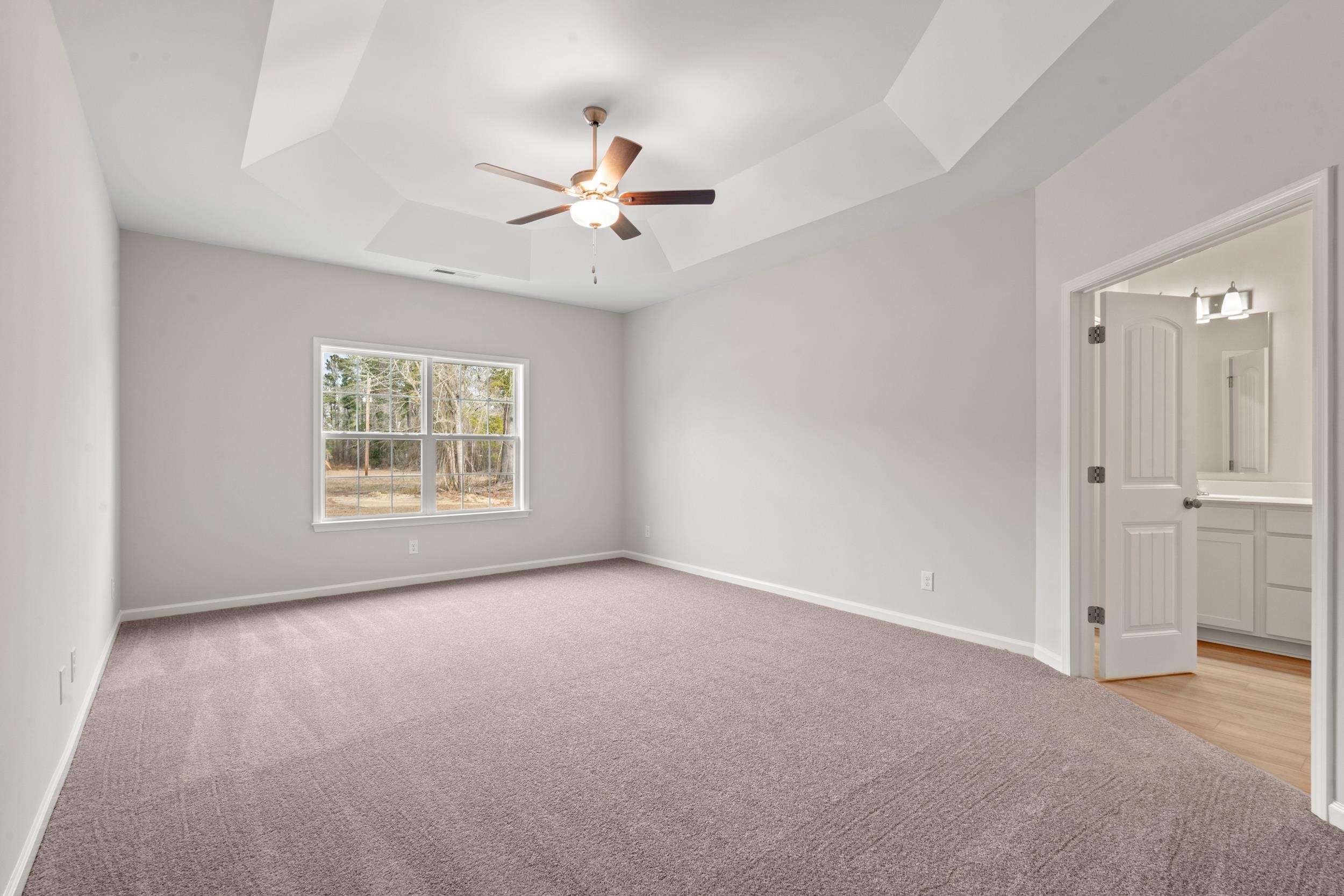 1401 Loop Circle Property Photo 10