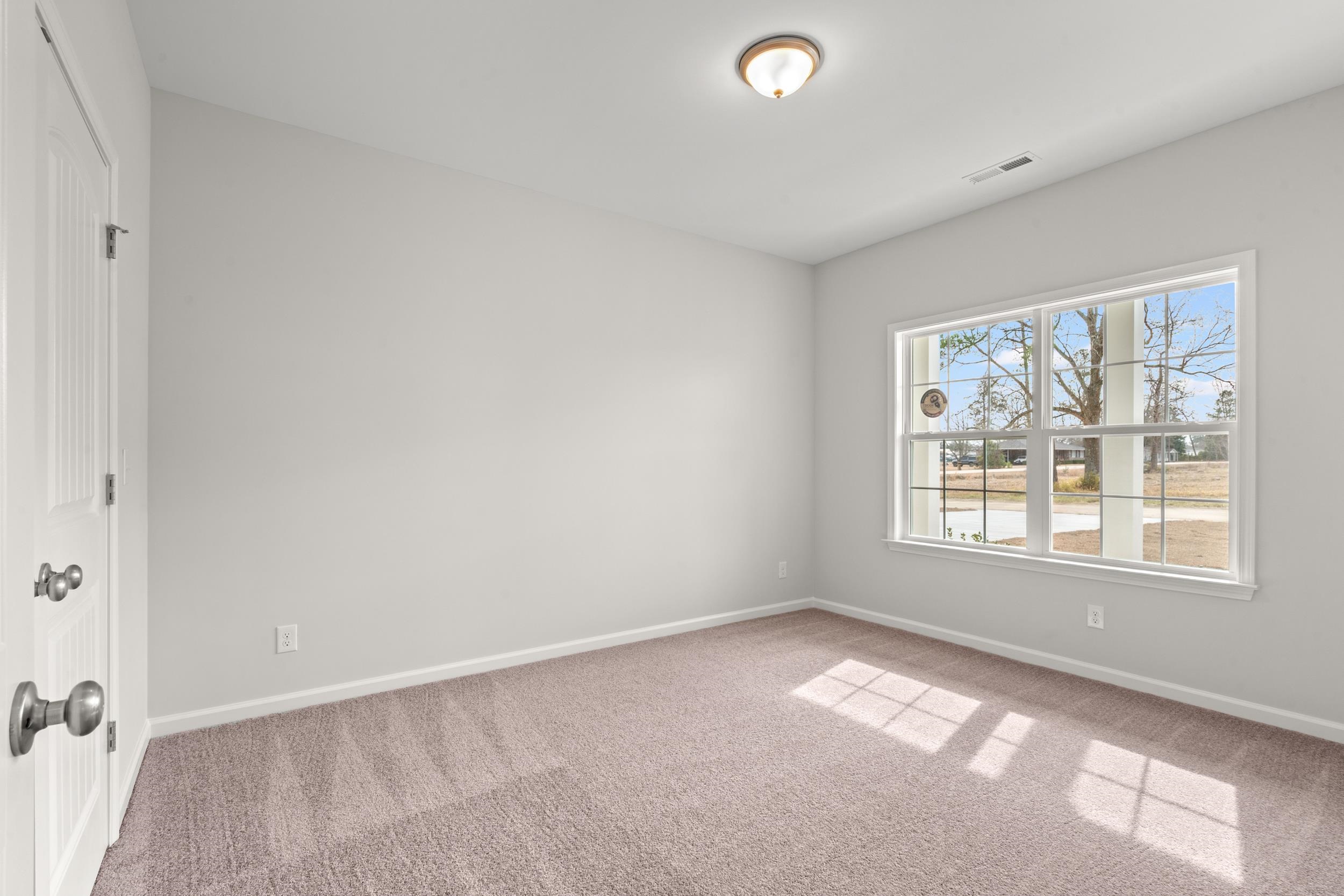 1401 Loop Circle Property Photo 12